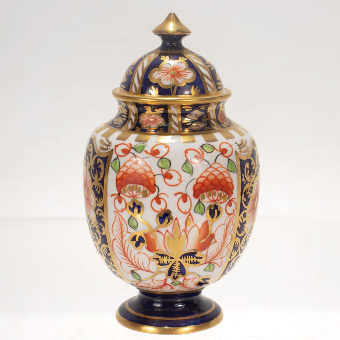20th Century Antique Royal Crown Derby Imari Porcelain Covered Vase Pattern no. 6299 For Sale