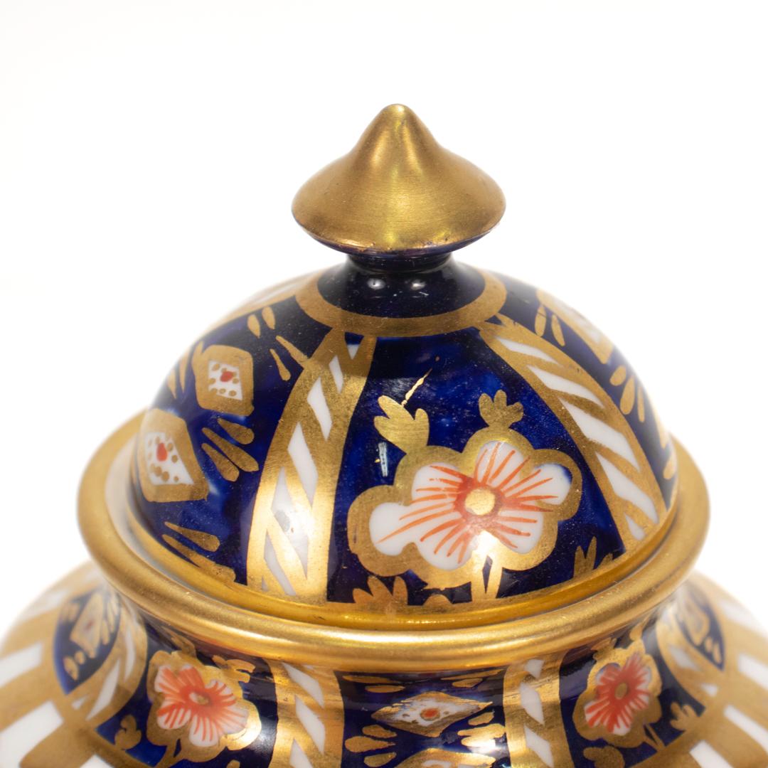 Antike Royal Crown Derby Imari Porcelain Gedeckte Vase Muster Nr. 6299 im Angebot 1