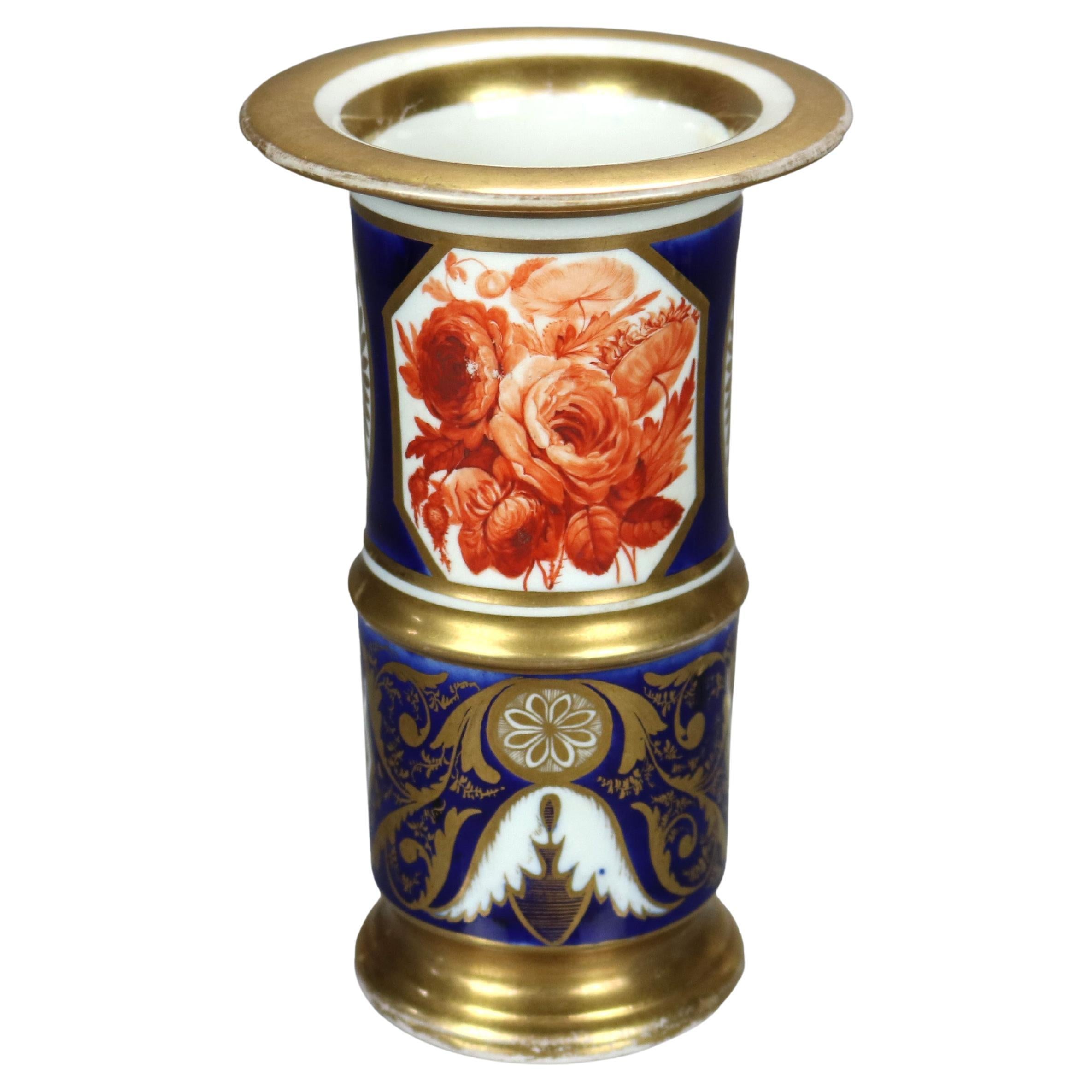 Antico vaso Royal Derby Porcelain dipinto a mano e dorato con peonie C1890