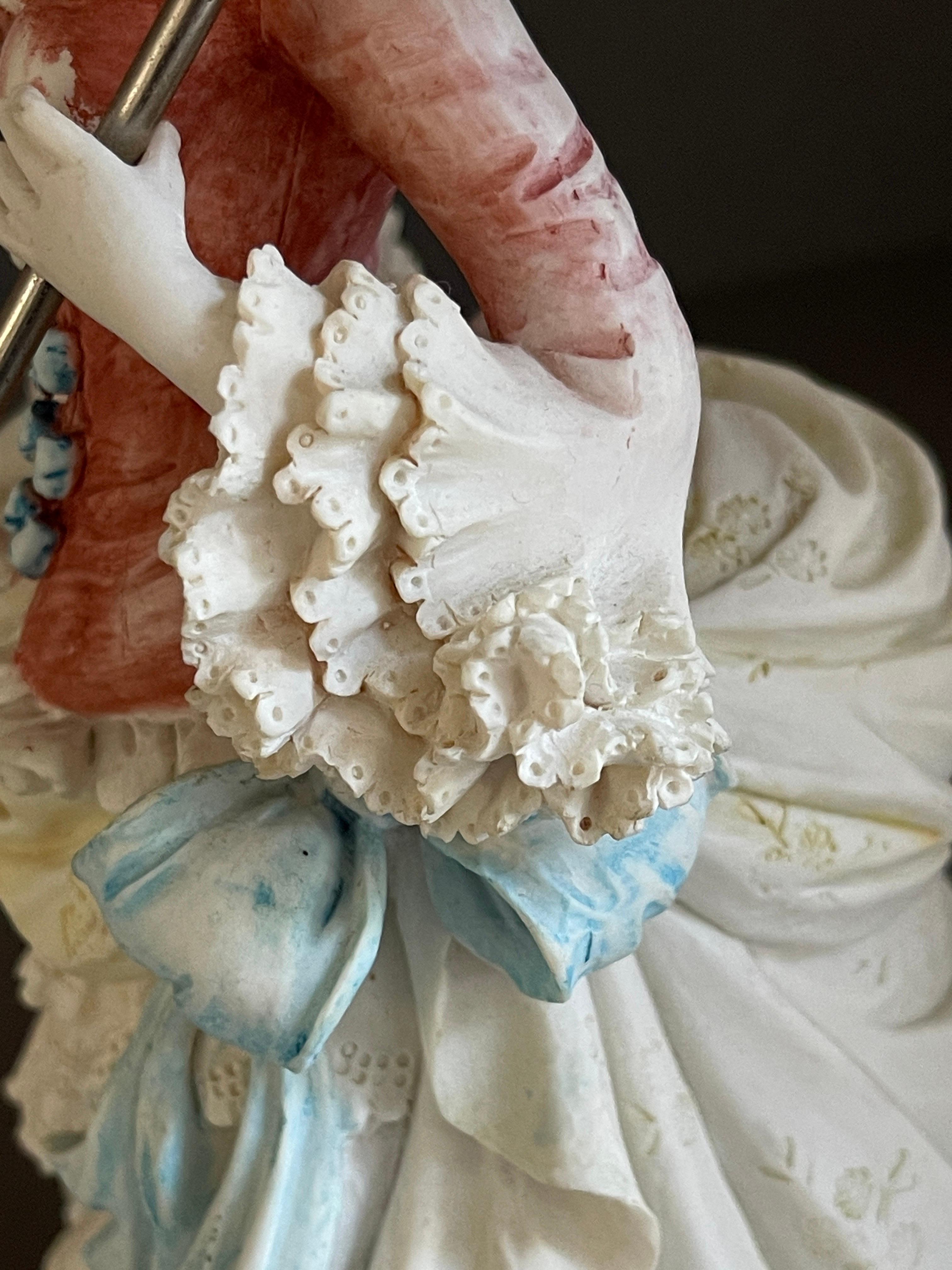 Antique Royal Doulton Figurine Sculpture, Beautiful Woman Office  or Home Décor In Excellent Condition For Sale In Wembley, GB