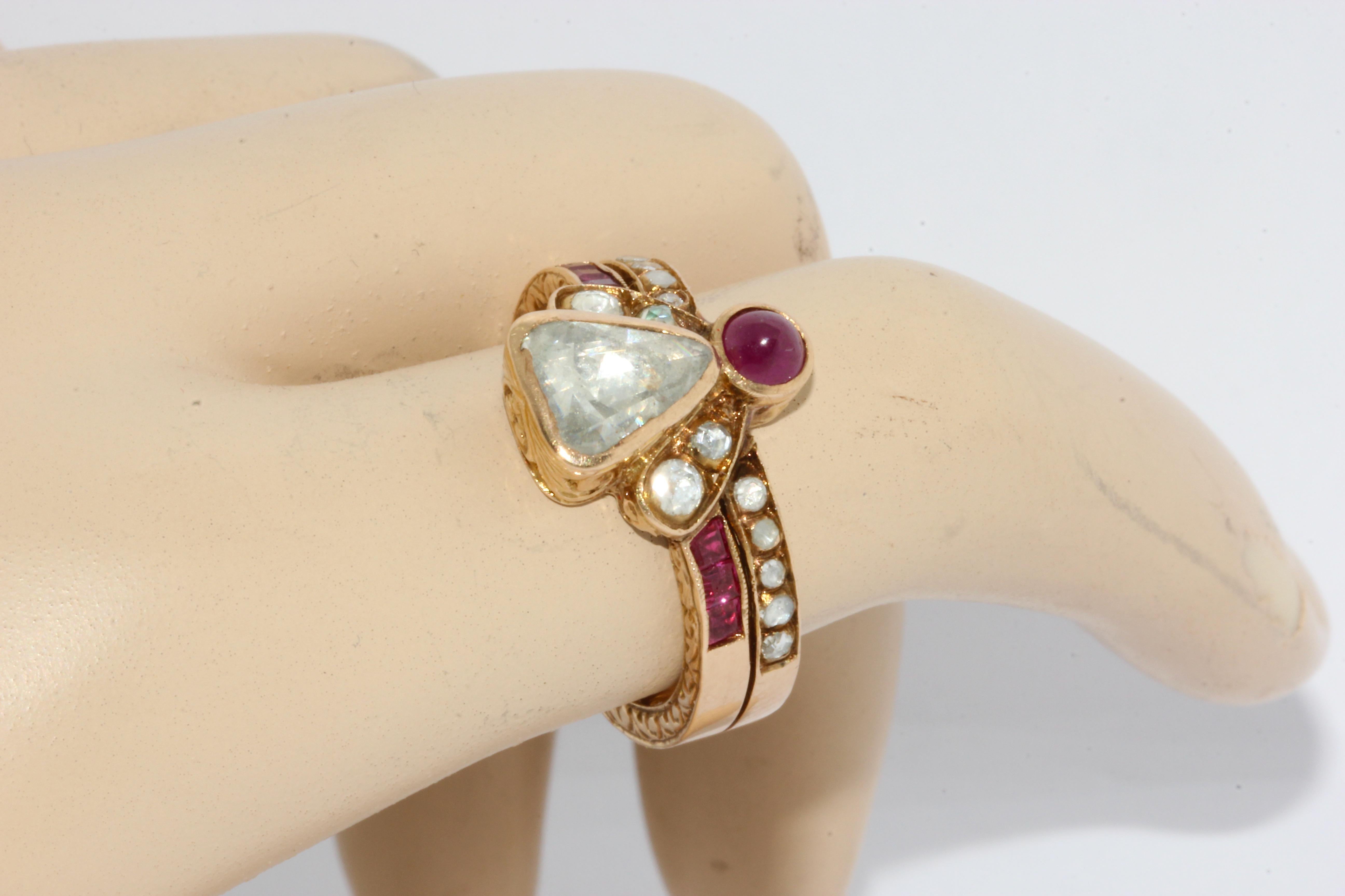 Antique, Royal Gold Ring with Rose Cut Trillion Diamond, Rubies and Ornaments In Good Condition For Sale In Berlin, DE