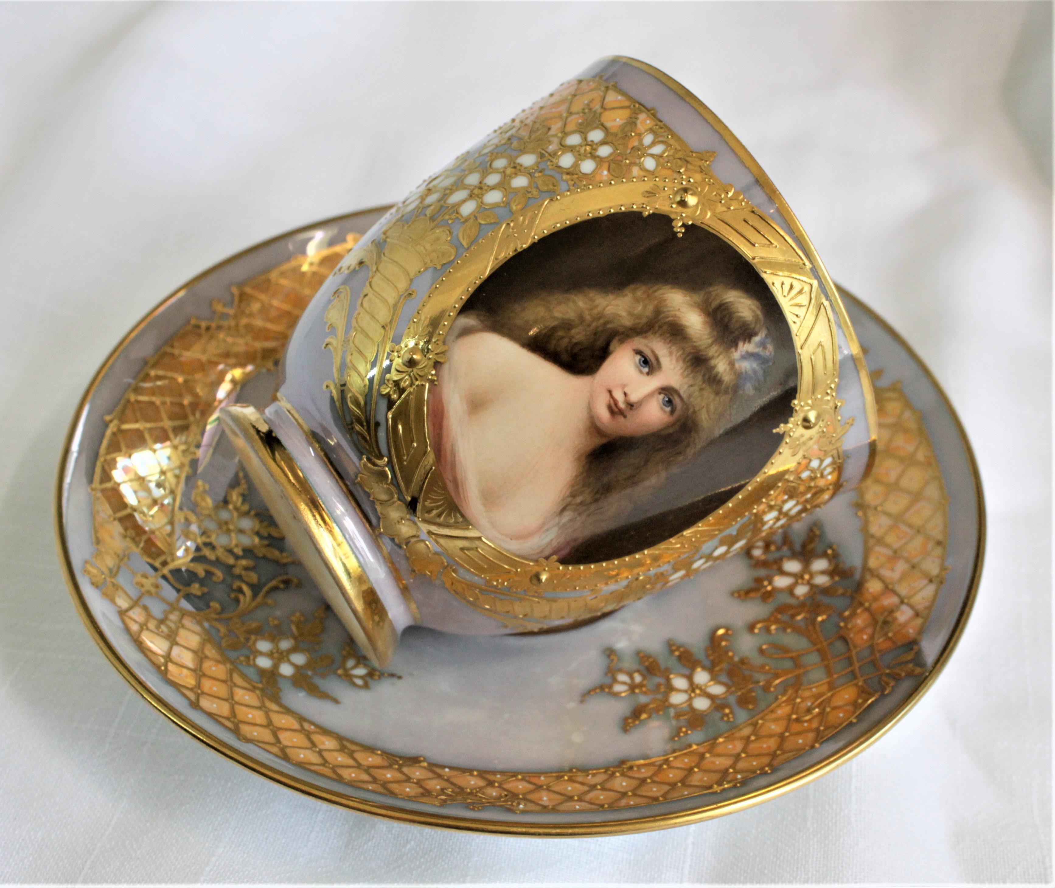Antike Royal KPM Handgemaltes Portrait Teetasse & Untertasse mit schweren vergoldeten Akzenten (Deutsch)
