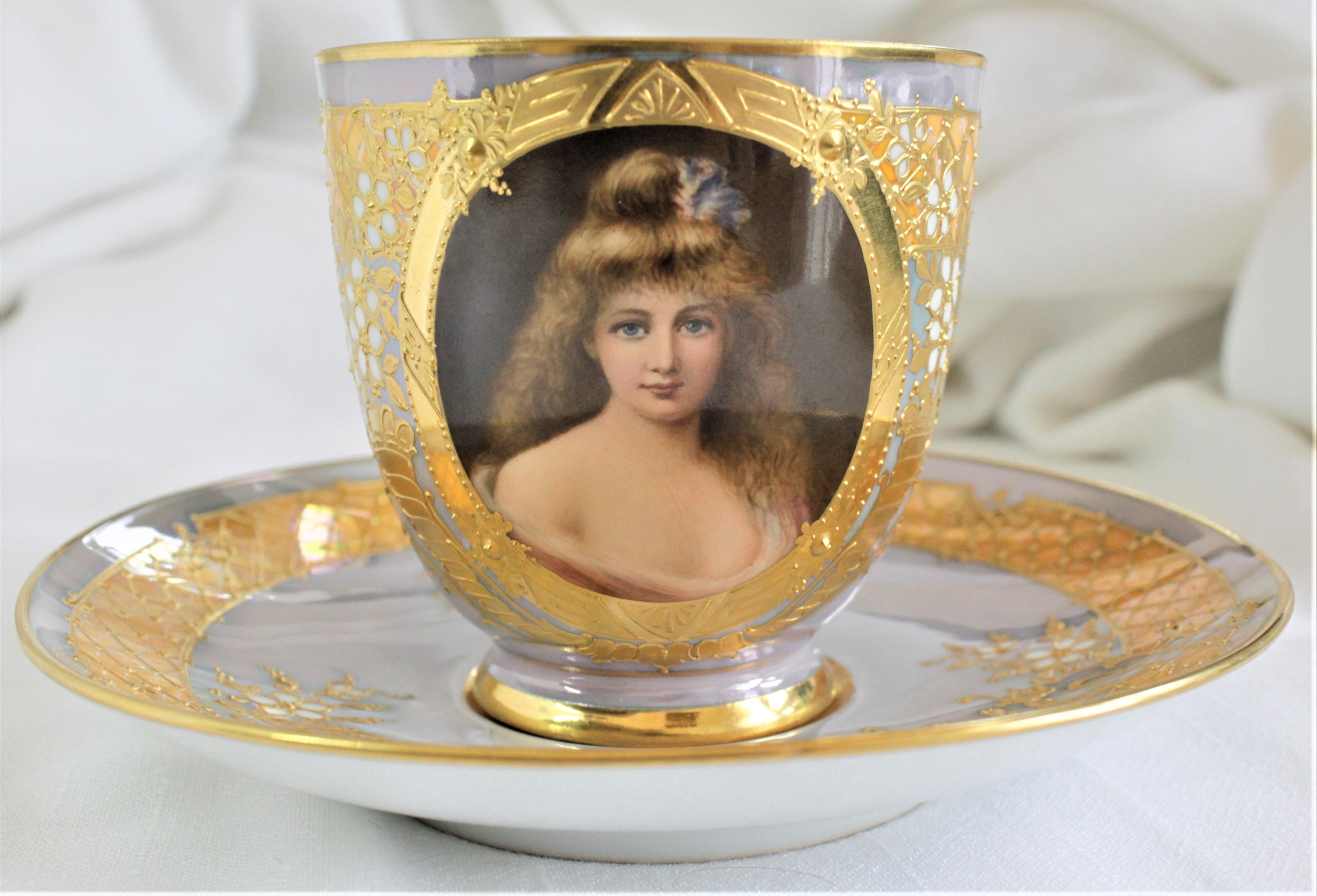 Antike Royal KPM Handgemaltes Portrait Teetasse & Untertasse mit schweren vergoldeten Akzenten (Handbemalt)