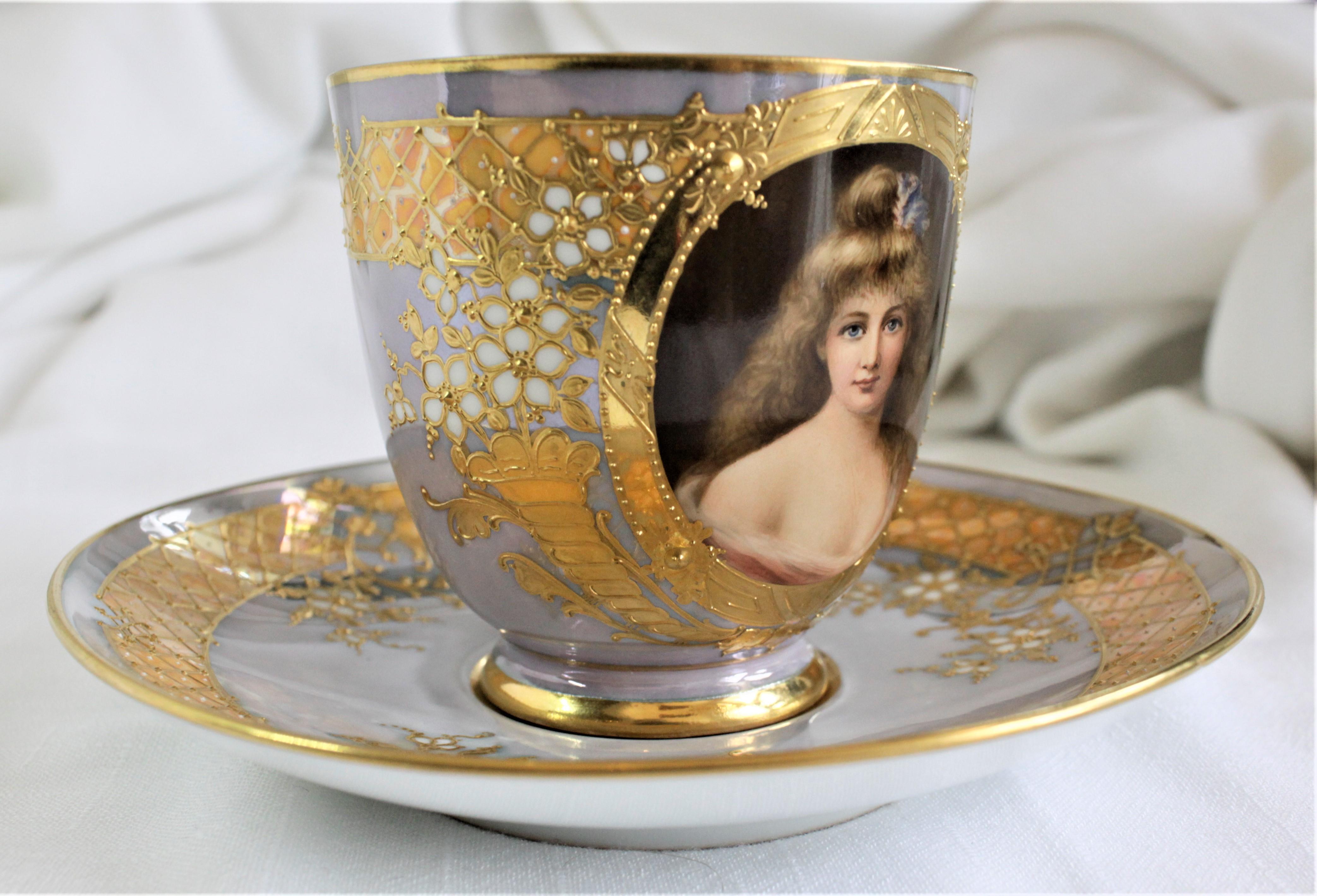 Antike Royal KPM Handgemaltes Portrait Teetasse & Untertasse mit schweren vergoldeten Akzenten (19. Jahrhundert)