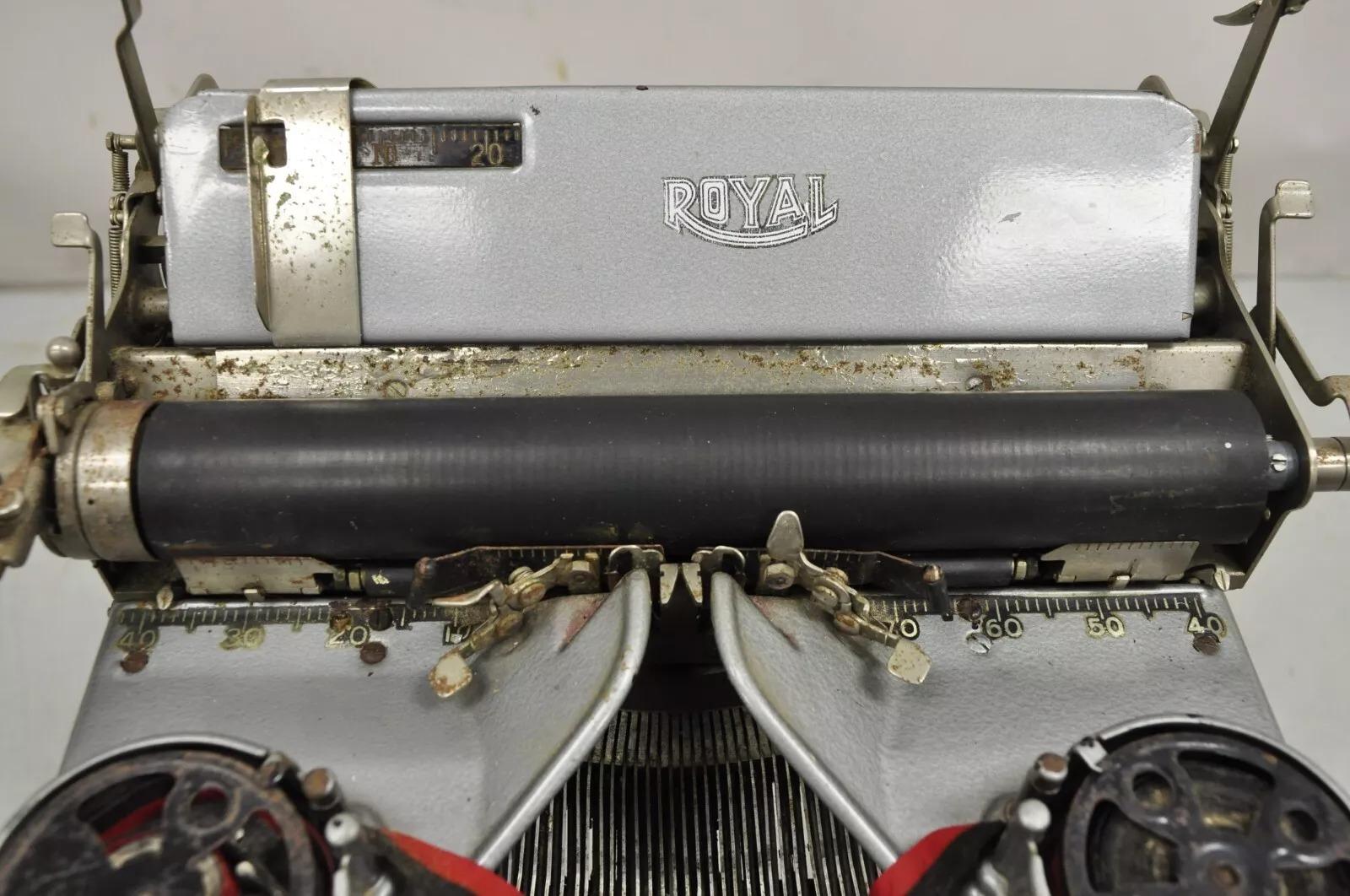 Antike Royal Modell 10 Art Deco Schreibmaschine mit abgeschrägten Glasseiten (Metall) im Angebot