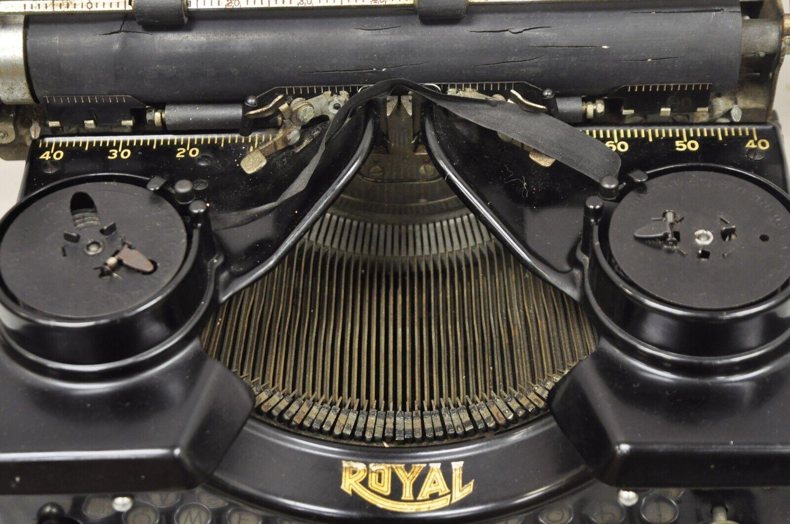 Metal Antique Royal Model 10 Manual Typewriter 1930s Vintage Beveled Glass