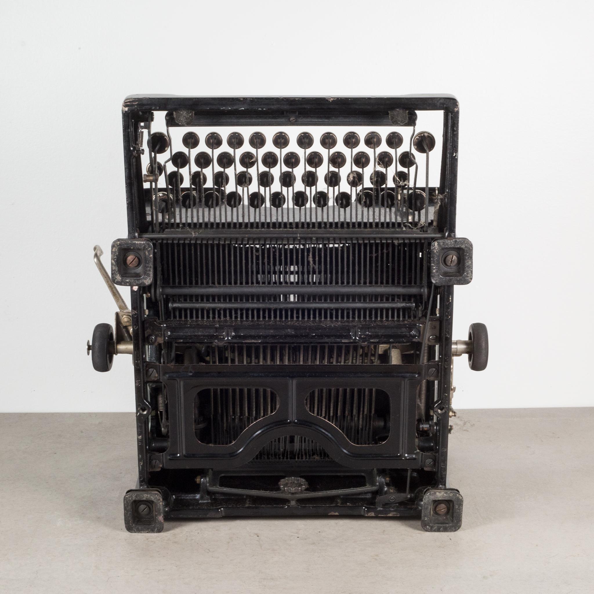 Antique Royal Standard No.5 Typewriter c.1928 In Good Condition In San Francisco, CA