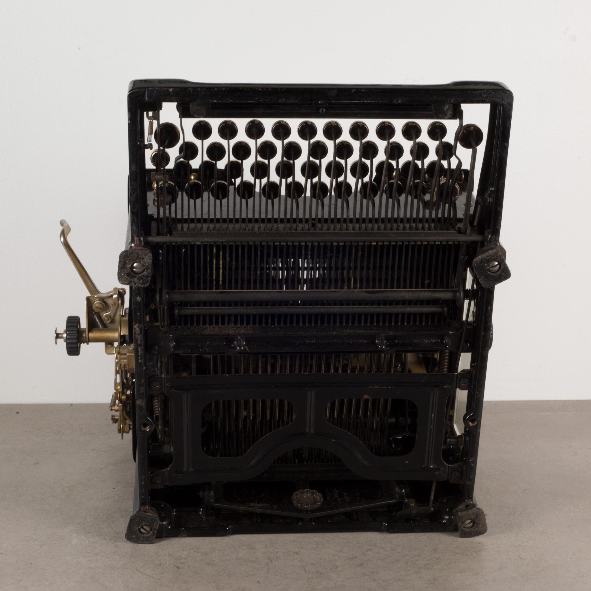 Antique Royal Standard No.5 Typewriter c.1928 In Good Condition In San Francisco, CA