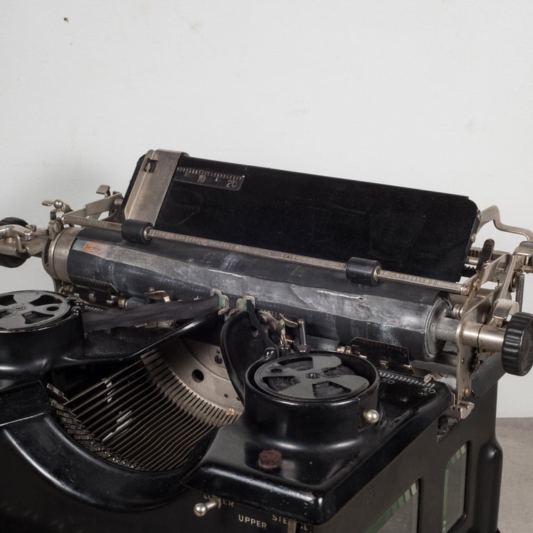 Metal Antique Royal Standard Typewriter, circa 1921