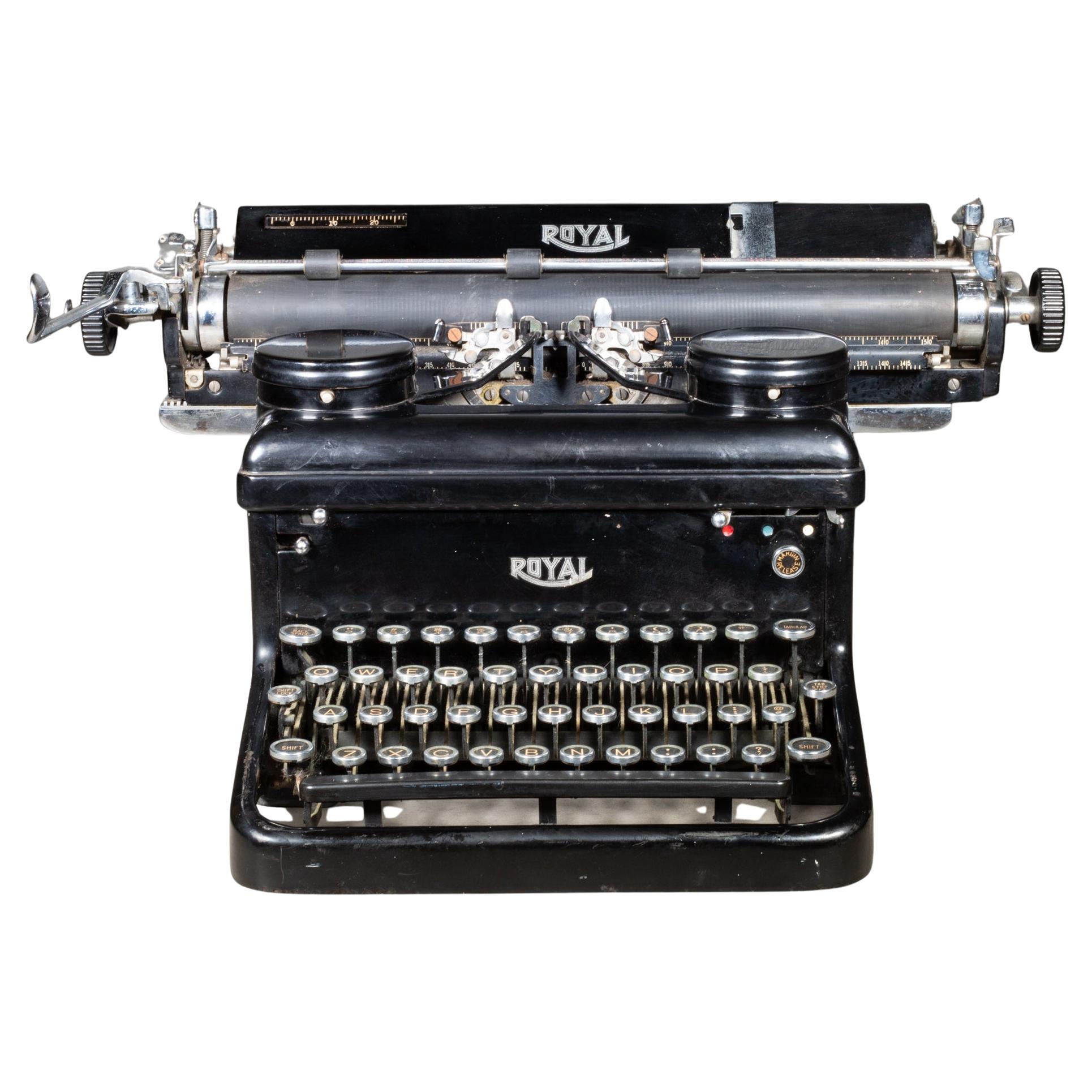 Antike Royal Standard Schreibmaschine mit Farbbandabdeckungen ca. 1938 im Angebot