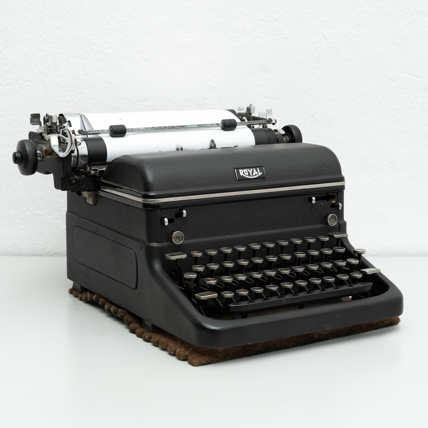 royal typewriter vintage