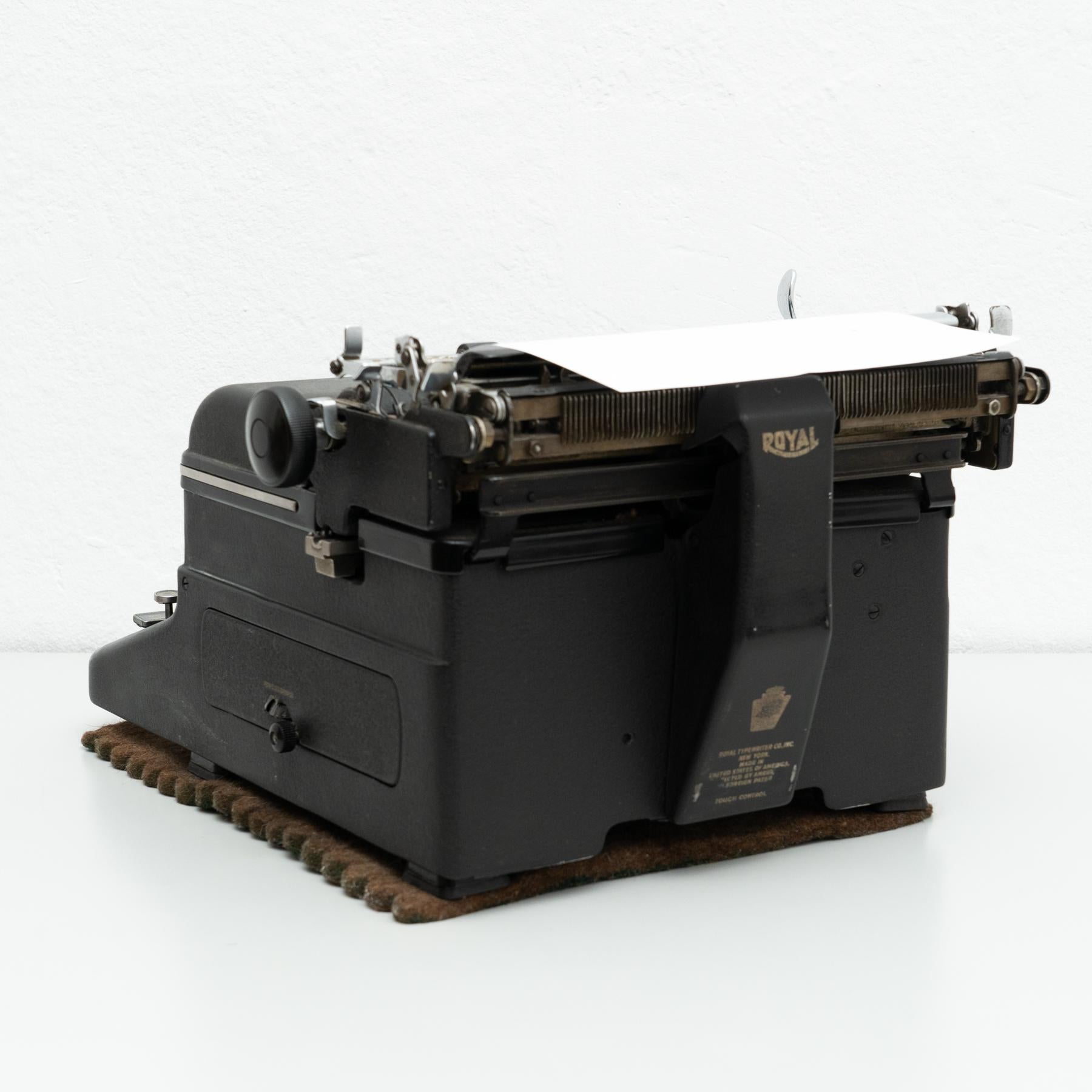 Early 20th Century Antique Royal Typewriter Machine, circa 1920