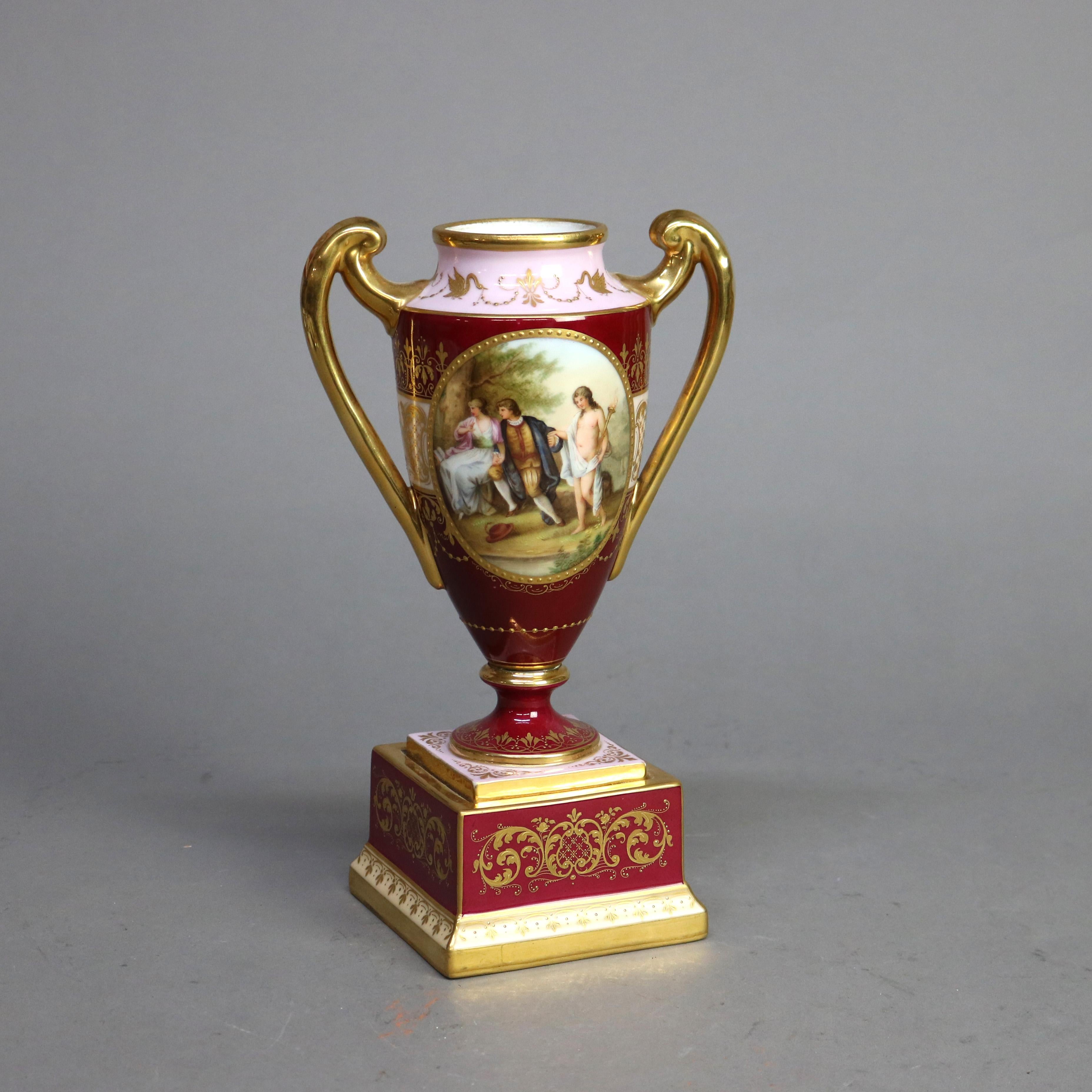 Antica Urna in porcellana Royal Vienna dipinta a mano e dorata con scena di genere, firmata, C1890

Misure - 11