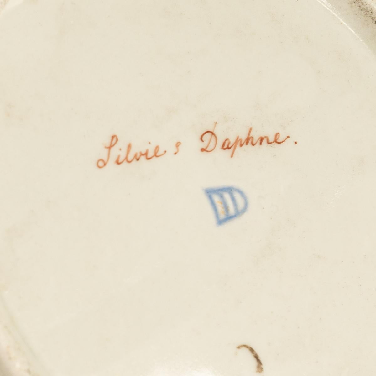 Ancienne plaque de cabinet en porcelaine royale de Vienne peinte à la main, déesse grecque Daphne en vente 2