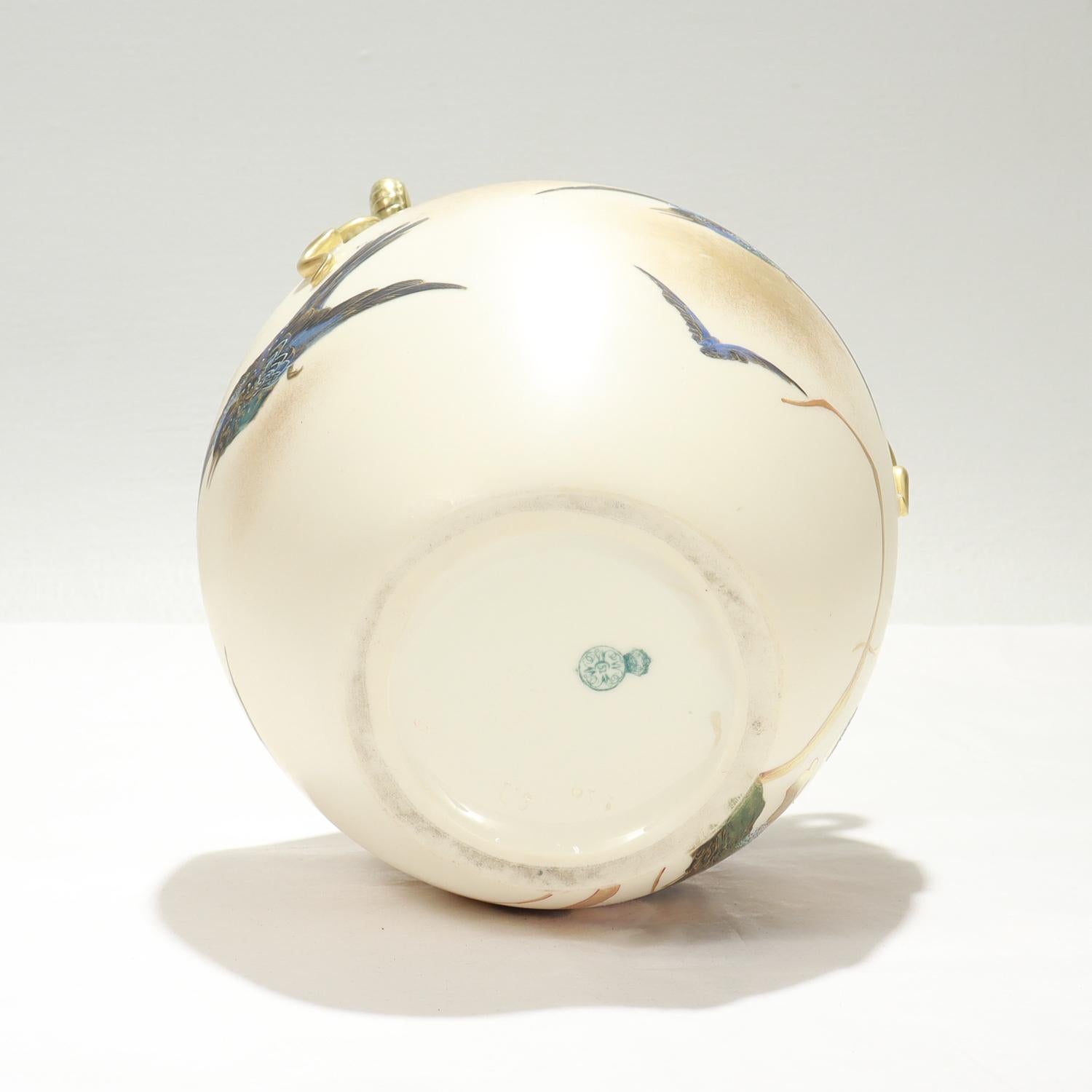 Antico vaso con gufo in porcellana dorata del periodo estetico di Royal Worcester con manico a serpente in vendita 4