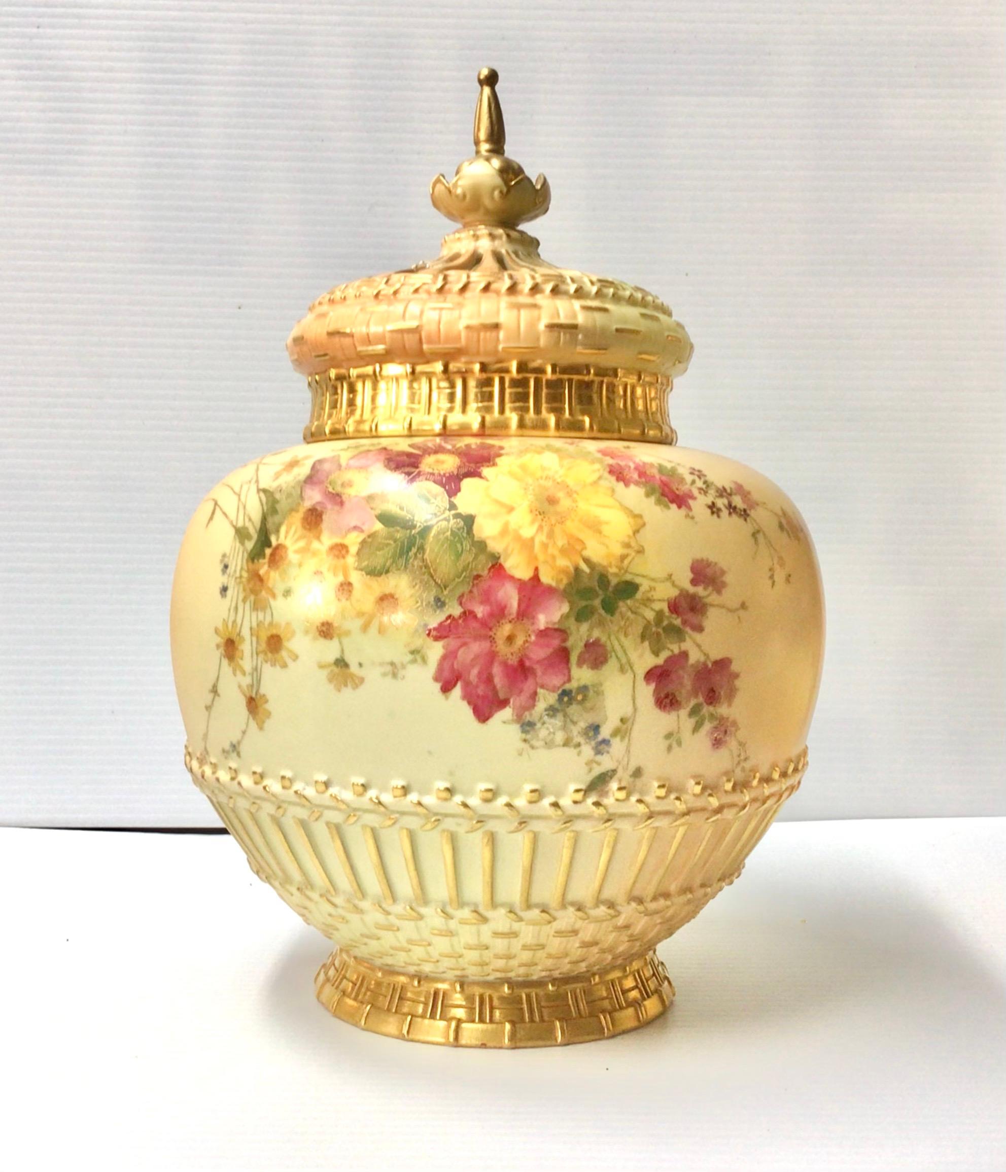 Rococo Antique Royal Worcester Blush Ivory Pot Pourri Rose Jar and Crown Cover For Sale