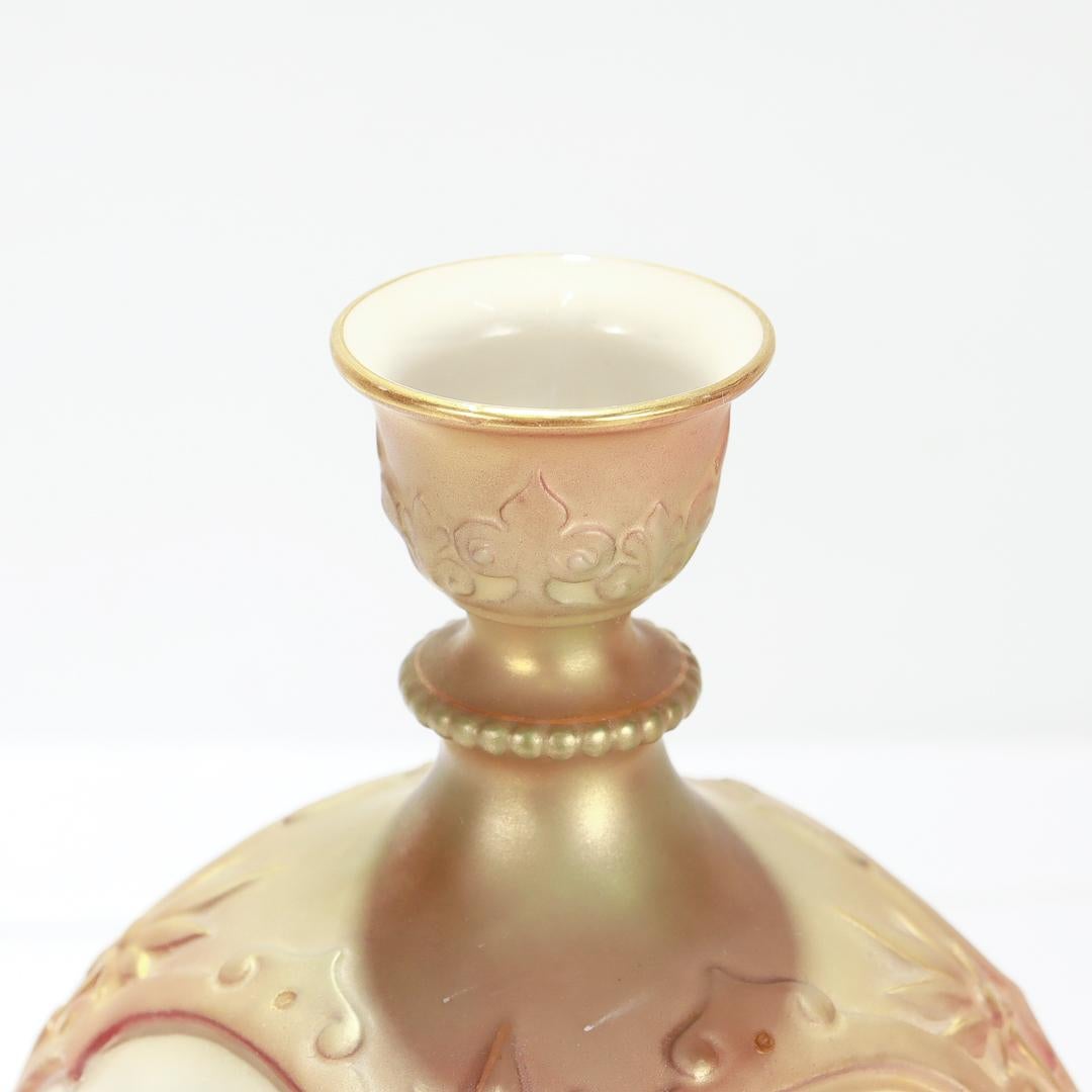 Antique Royal Worcester Blush Porcelain Hadley Design Bud Vase with Roses F126/H For Sale 2