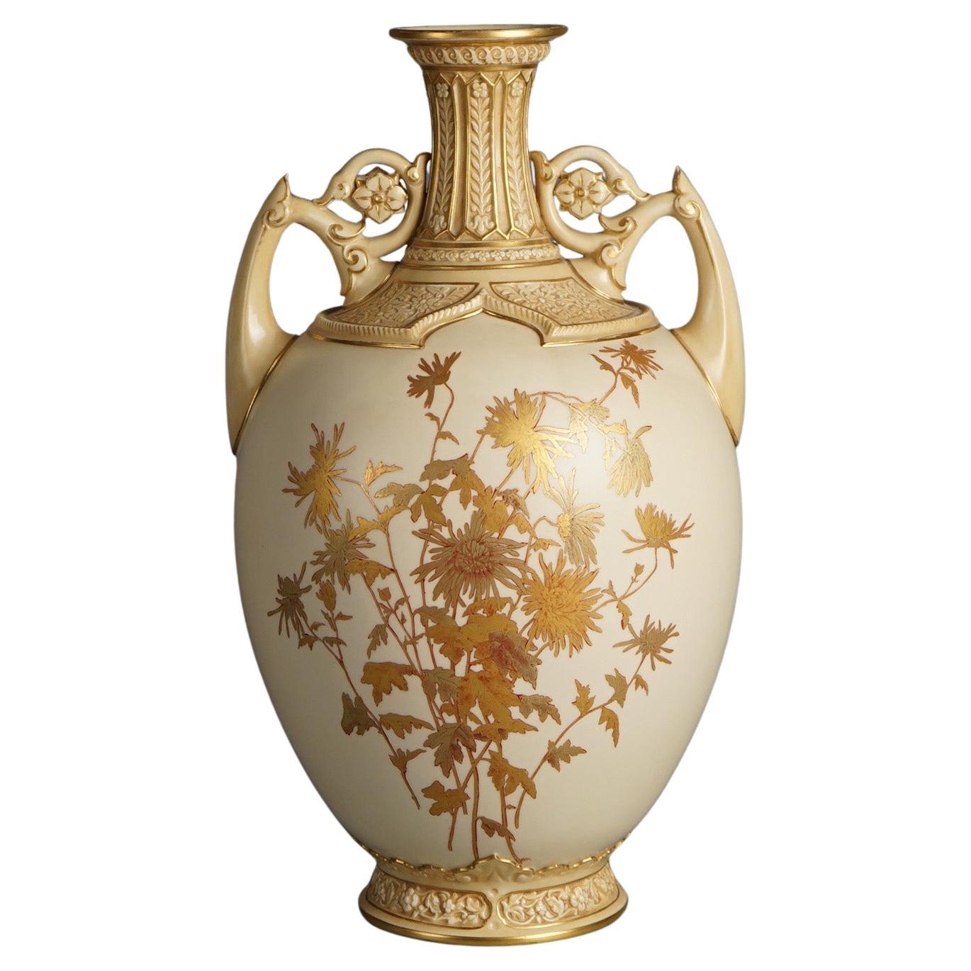 Vase ancien Royal Worcester peint et doré à la main à motifs floraux, vers 1890