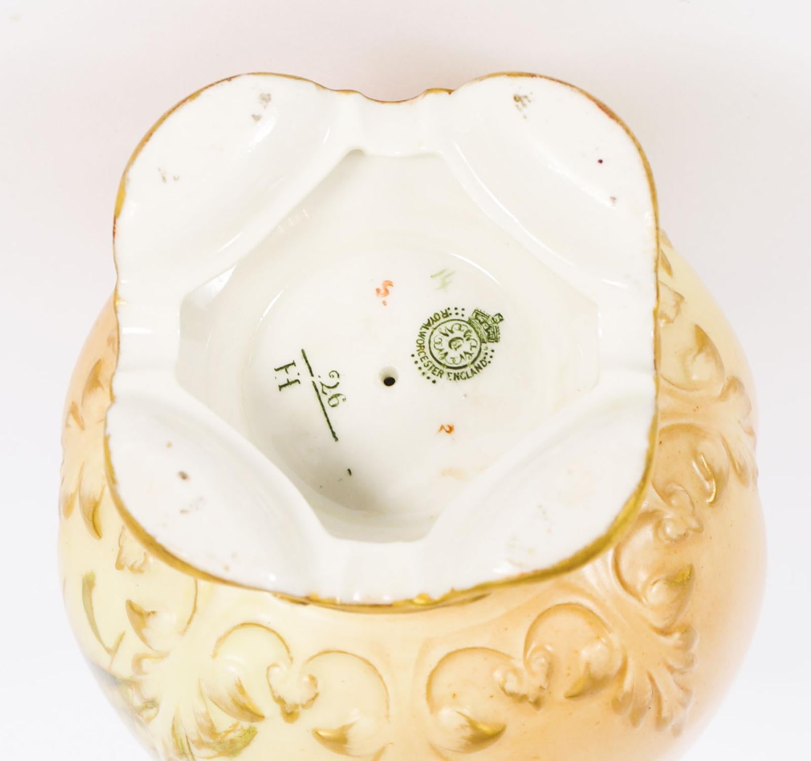 Antique Royal Worcester Ovoid Porcelain Vase 20th Century For Sale 5