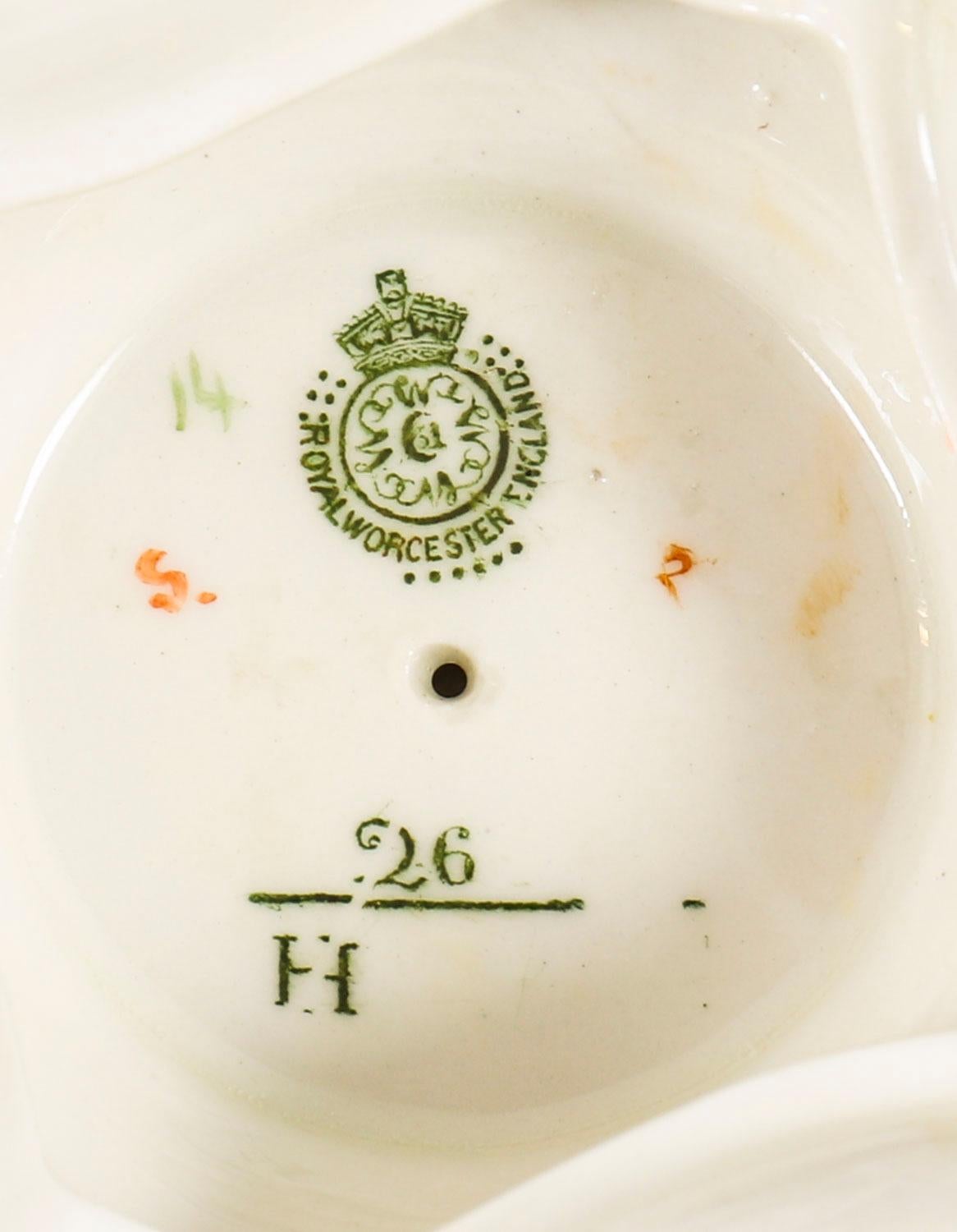 Antique Royal Worcester Ovoid Porcelain Vase 20th Century For Sale 6