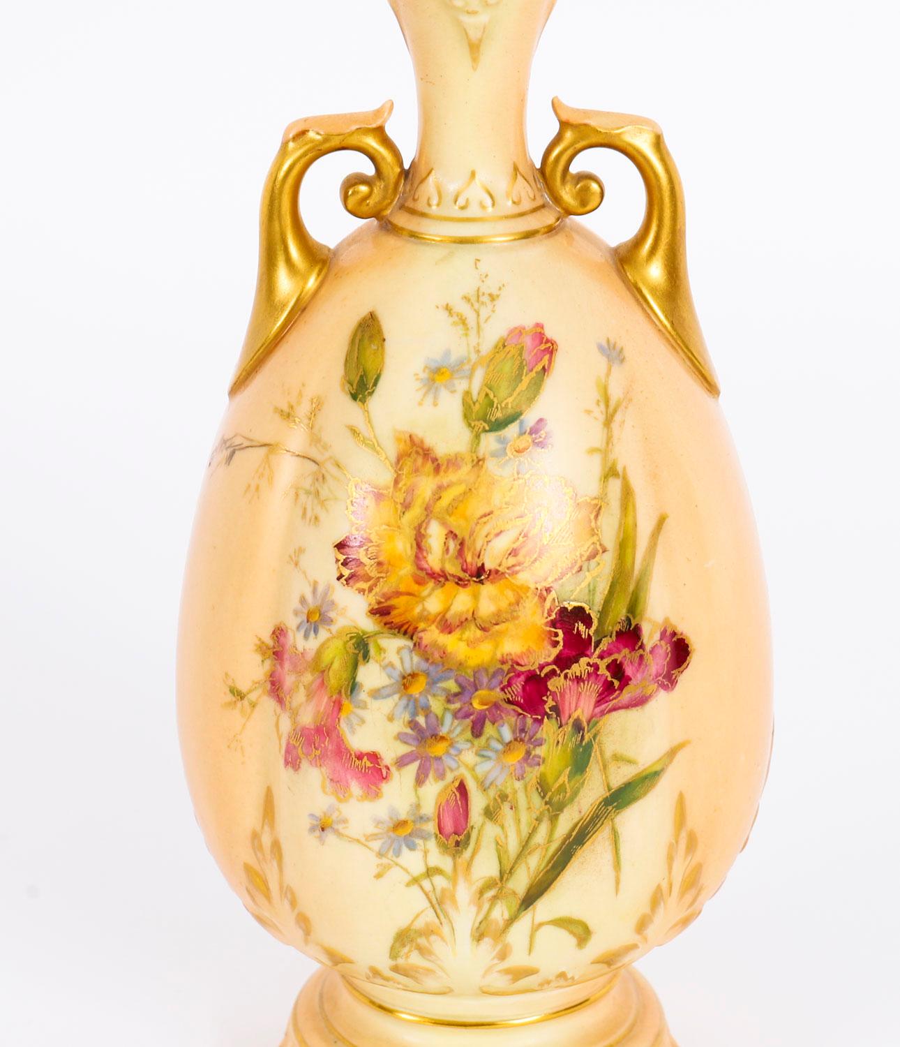 Antique Royal Worcester Ovoid Porcelain Vase 20th Century For Sale 4