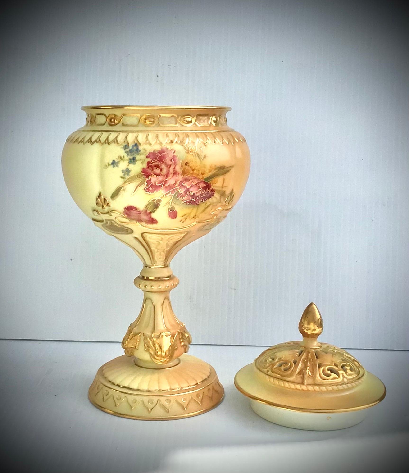 Antique Royal Worcester Pot Pourri Vase For Sale 1