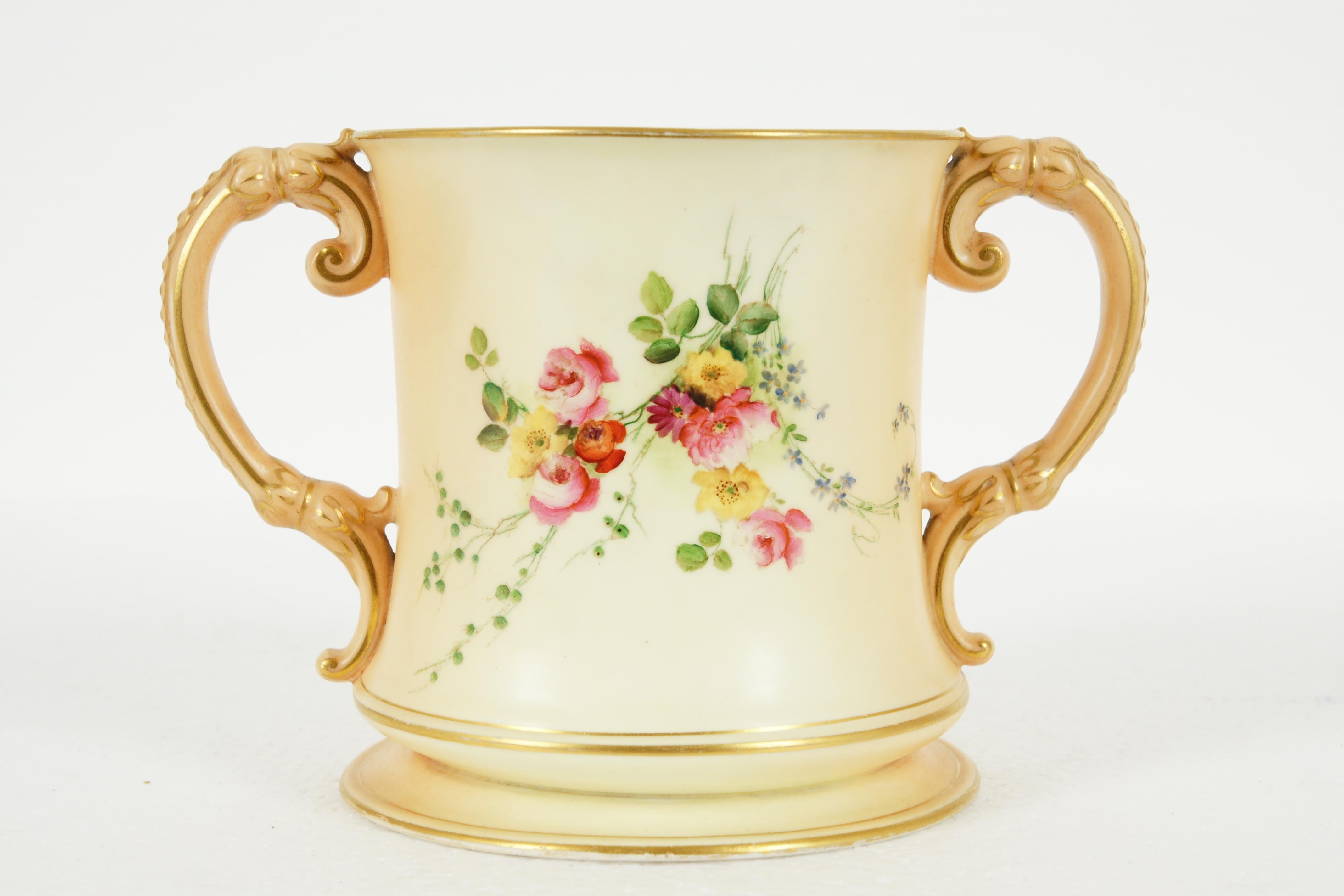 Antique Royal Worcester, two handled vase, #5, B1987

Hand painted floral decoration
In very good condition
Some wear on gold leaf to the bottom

B1987

Measures: 9