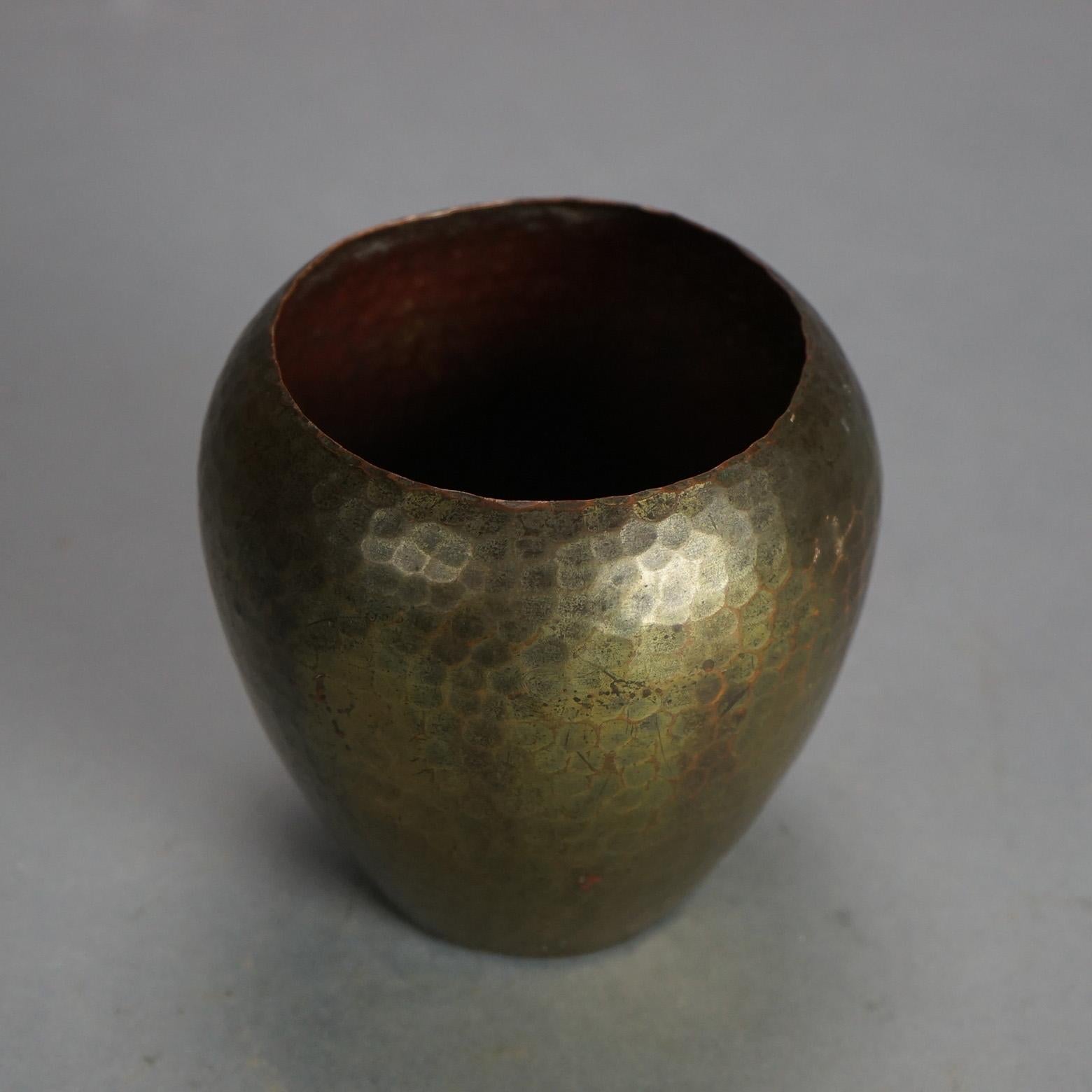 Antike Roycroft Hand Hammered Copper Arts & Crafts Vase C1910

Maße - 4,5 
