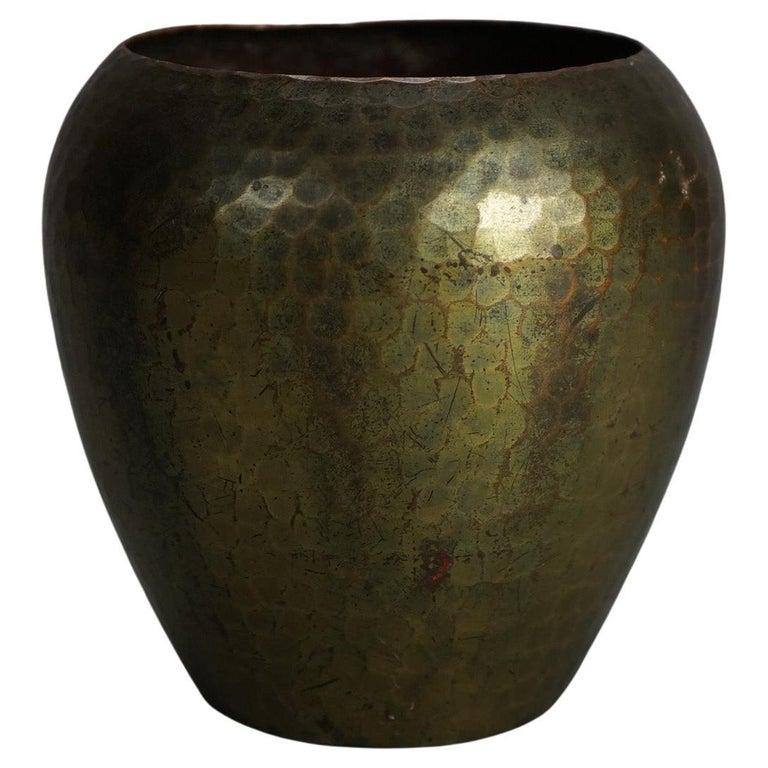 Antique Roycroft Hammered Copper Arts & Crafts Vase C1910 In Good Condition For Sale In Big Flats, NY