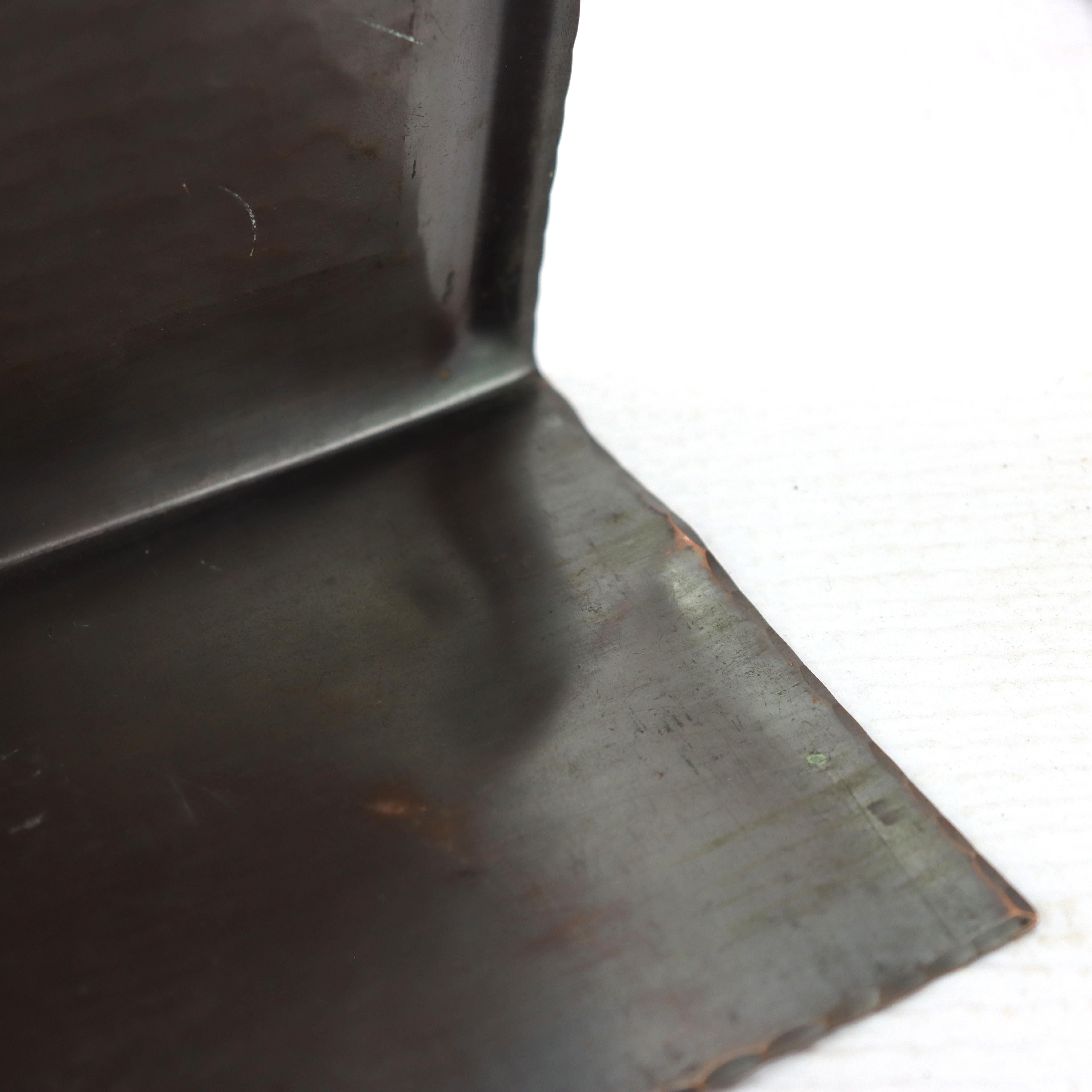 Antique Roycroft Mission Arts & Crafts Hammered Copper Stylized Flower Bookends (Kupfer) im Angebot