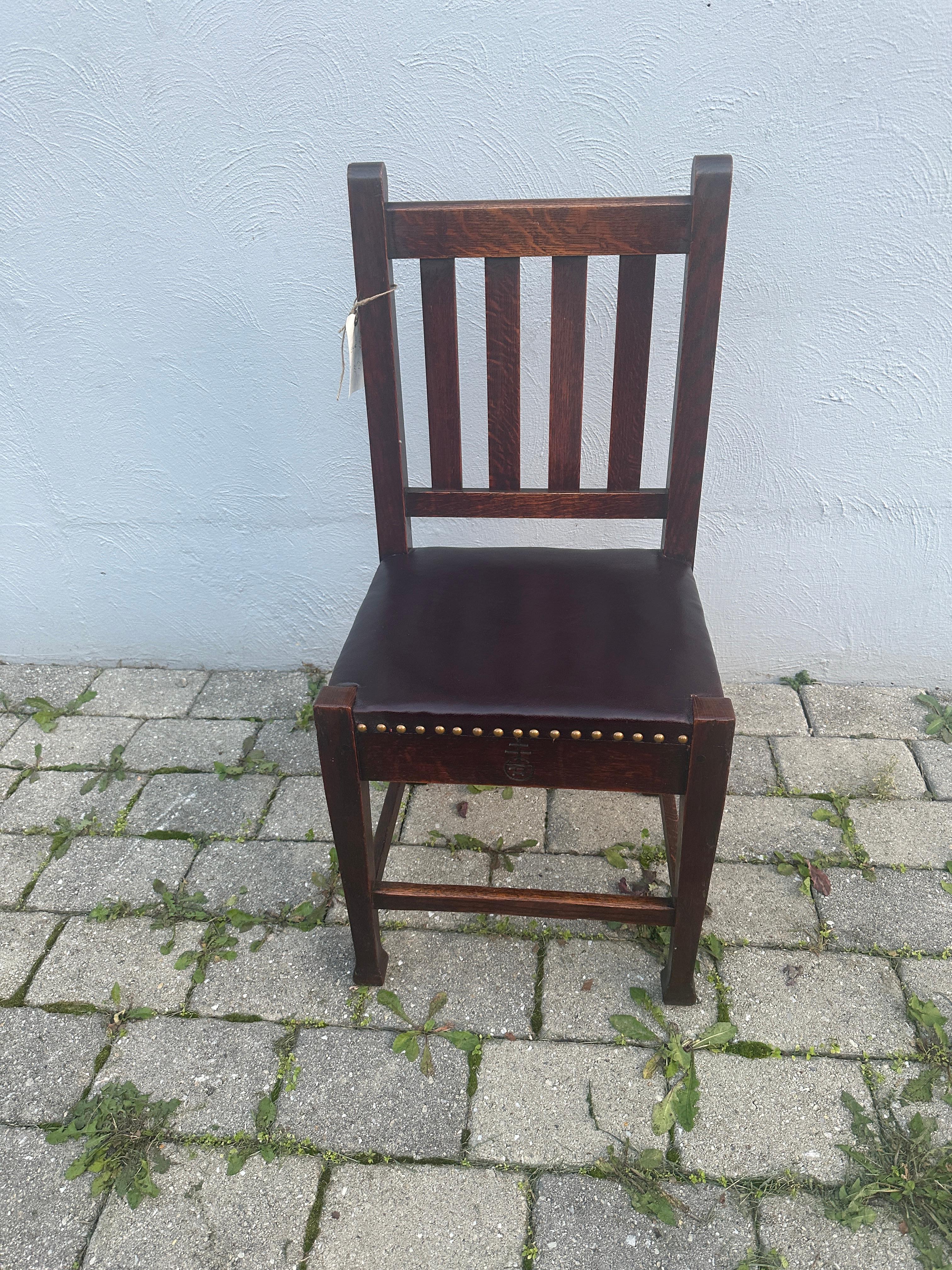 Antique Roycroft oak Side Chair, leather seat,  Stickley era  - W7738 For Sale 2