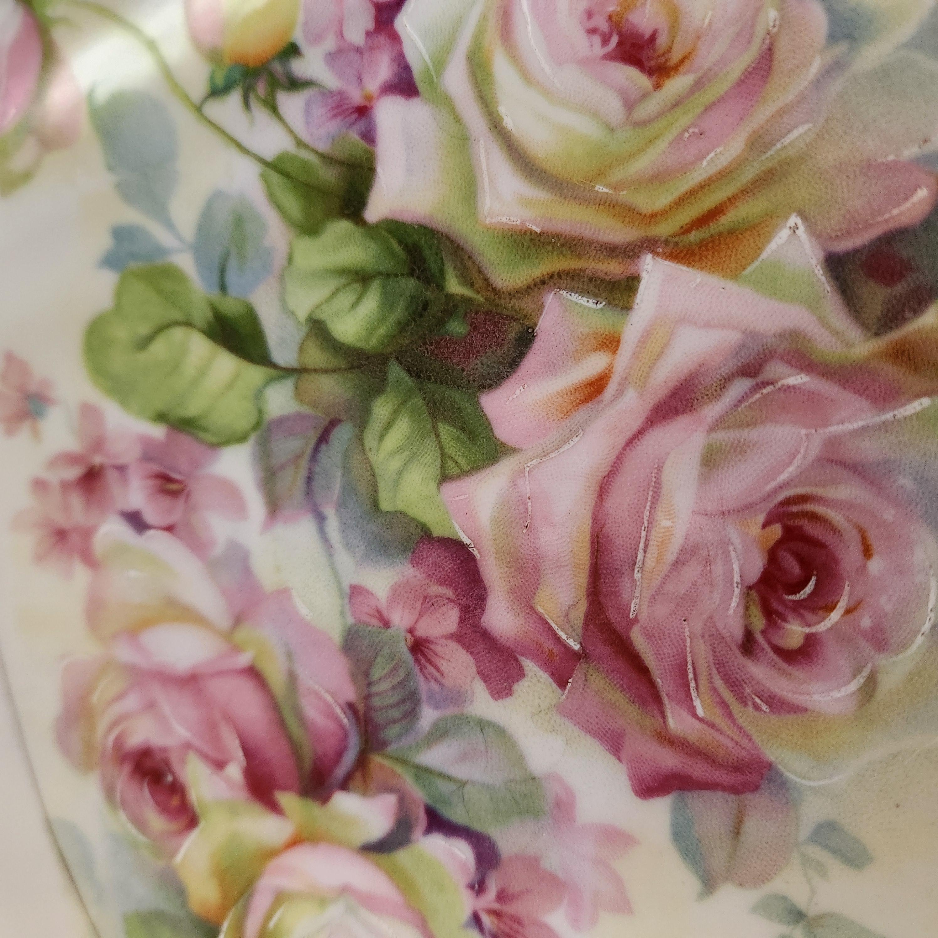 Antiguo plato rosa pintado a mano RS Prussia Reinhold Schlegelmilch siglo XX en venta
