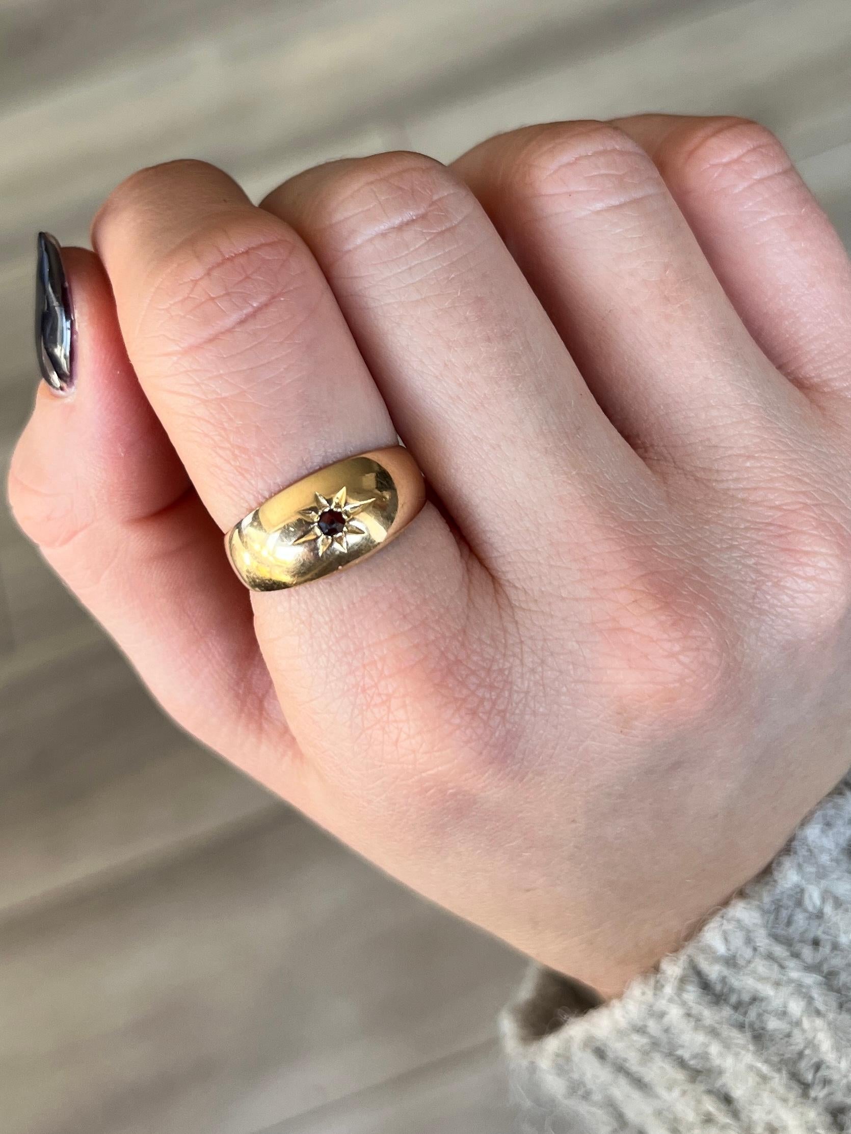 Antiker Rubin- und 18 Karat Gold Gypsy-Ring (Rundschliff)