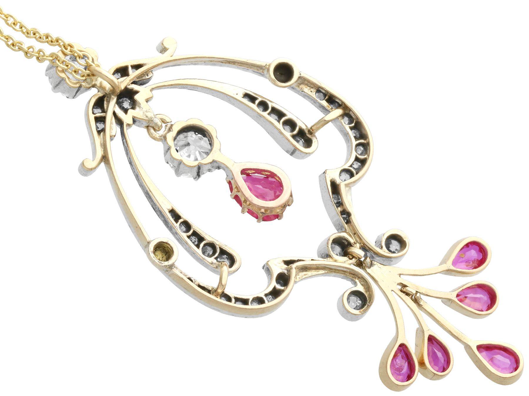 Antiker Rubin- und Diamant-Anhänger aus 12 Karat Gelbgold / Brosche im Angebot 2