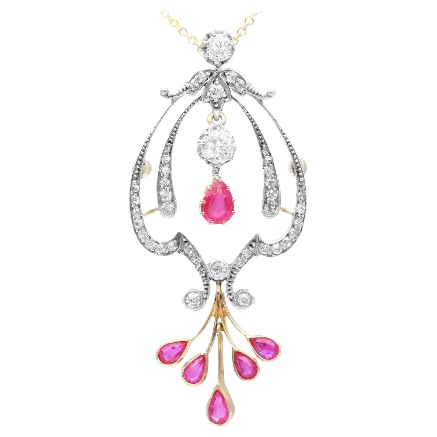 Antiker Rubin- und Diamant-Anhänger aus 12 Karat Gelbgold / Brosche