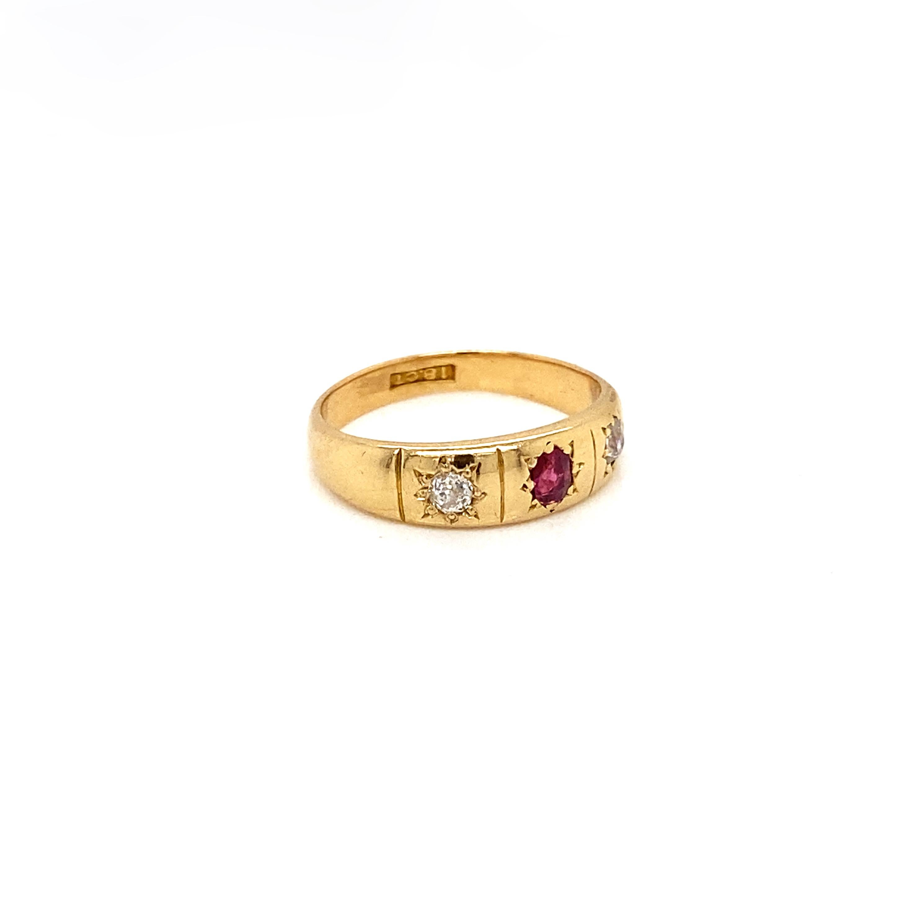 Late Victorian Antique Ruby and Diamond 18 Carat Yellow Gold Star Set Pinky Ring