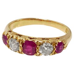 Bague ancienne anglaise 18 carats avec rubis et diamants, vers 1890