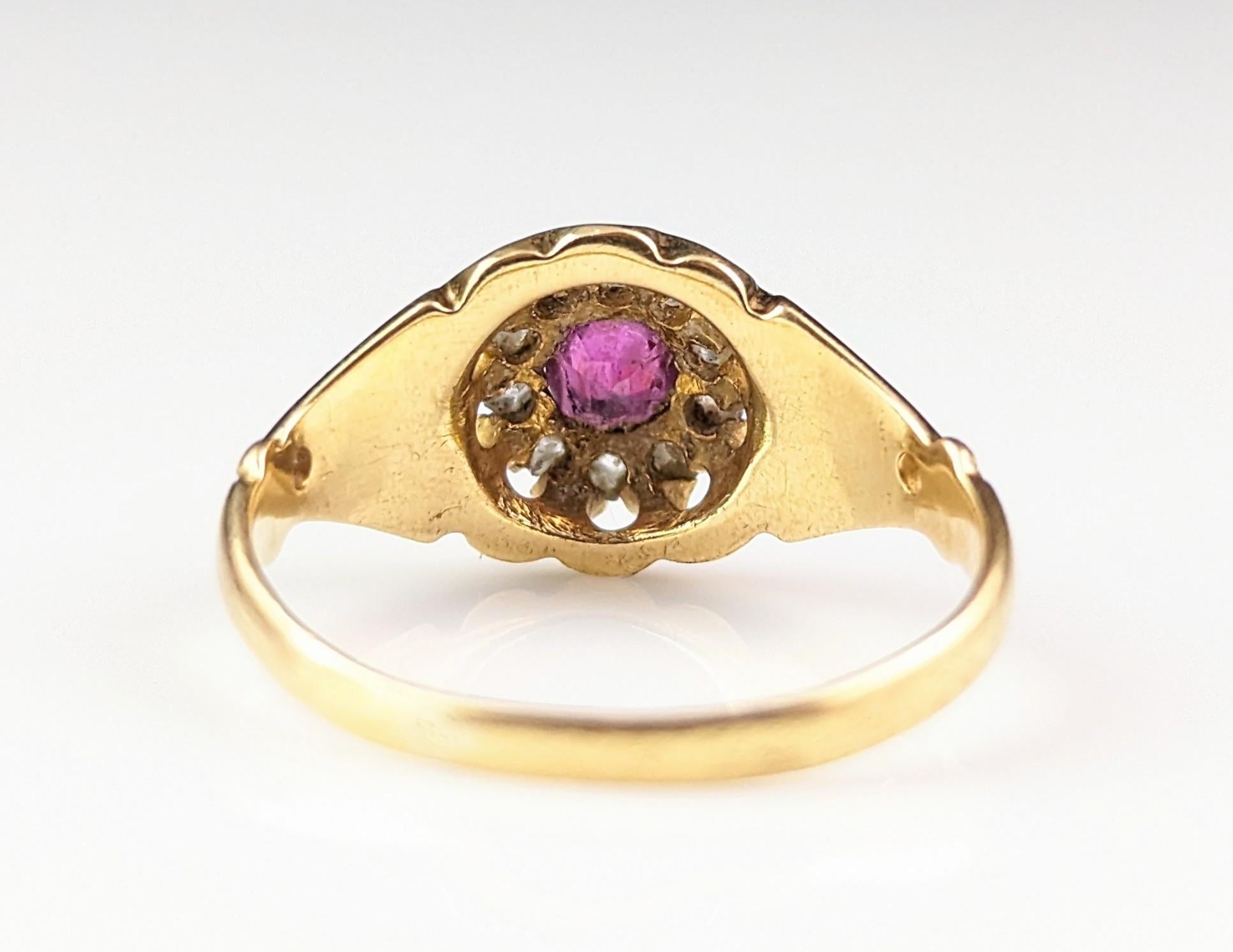 Antique Ruby and Diamond cluster ring, 18k yellow gold  For Sale 4