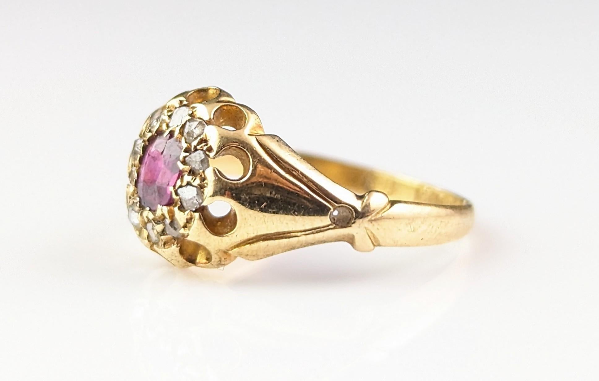 Antique Ruby and Diamond cluster ring, 18k yellow gold  For Sale 7