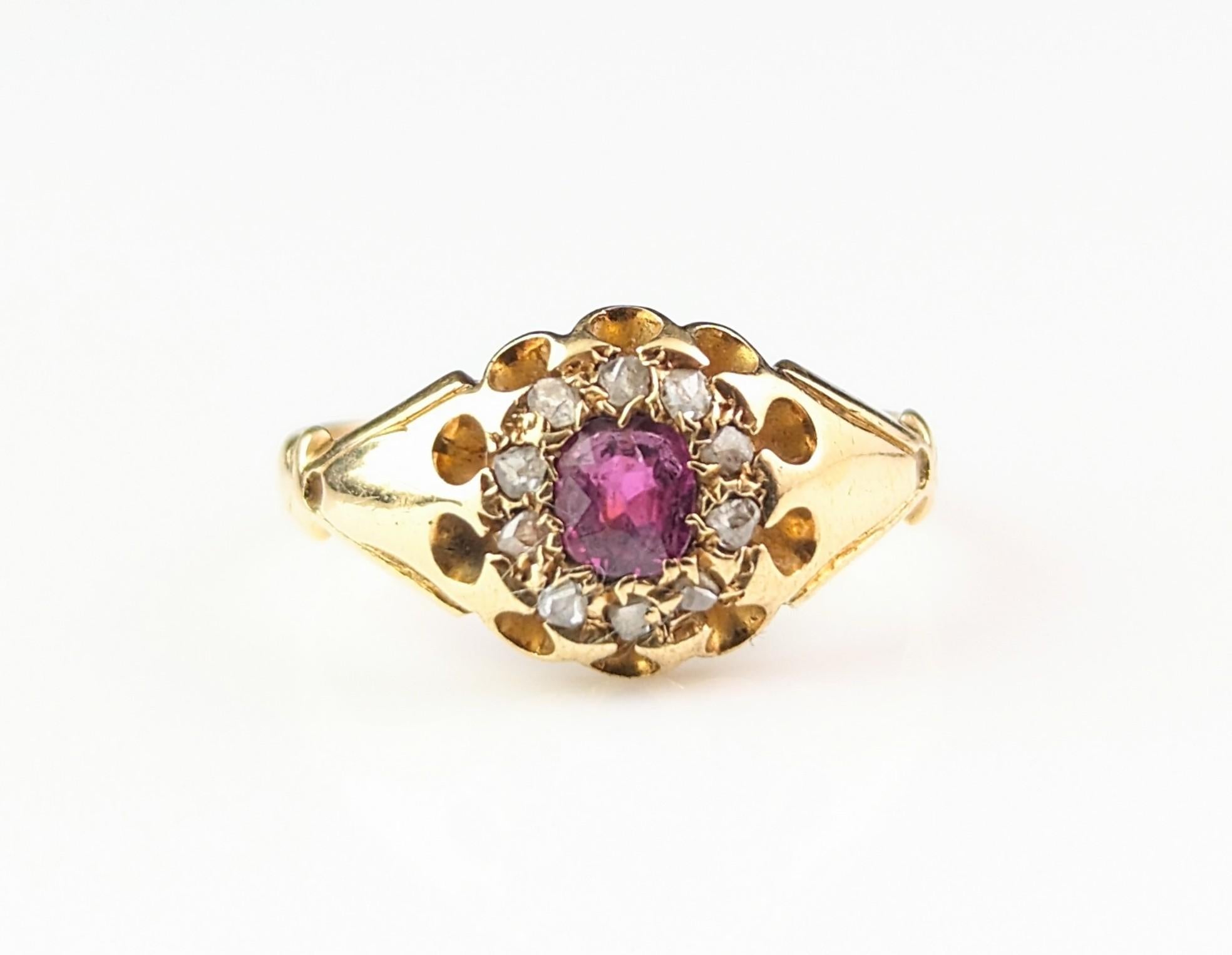 Antique Ruby and Diamond cluster ring, 18k yellow gold  For Sale 8