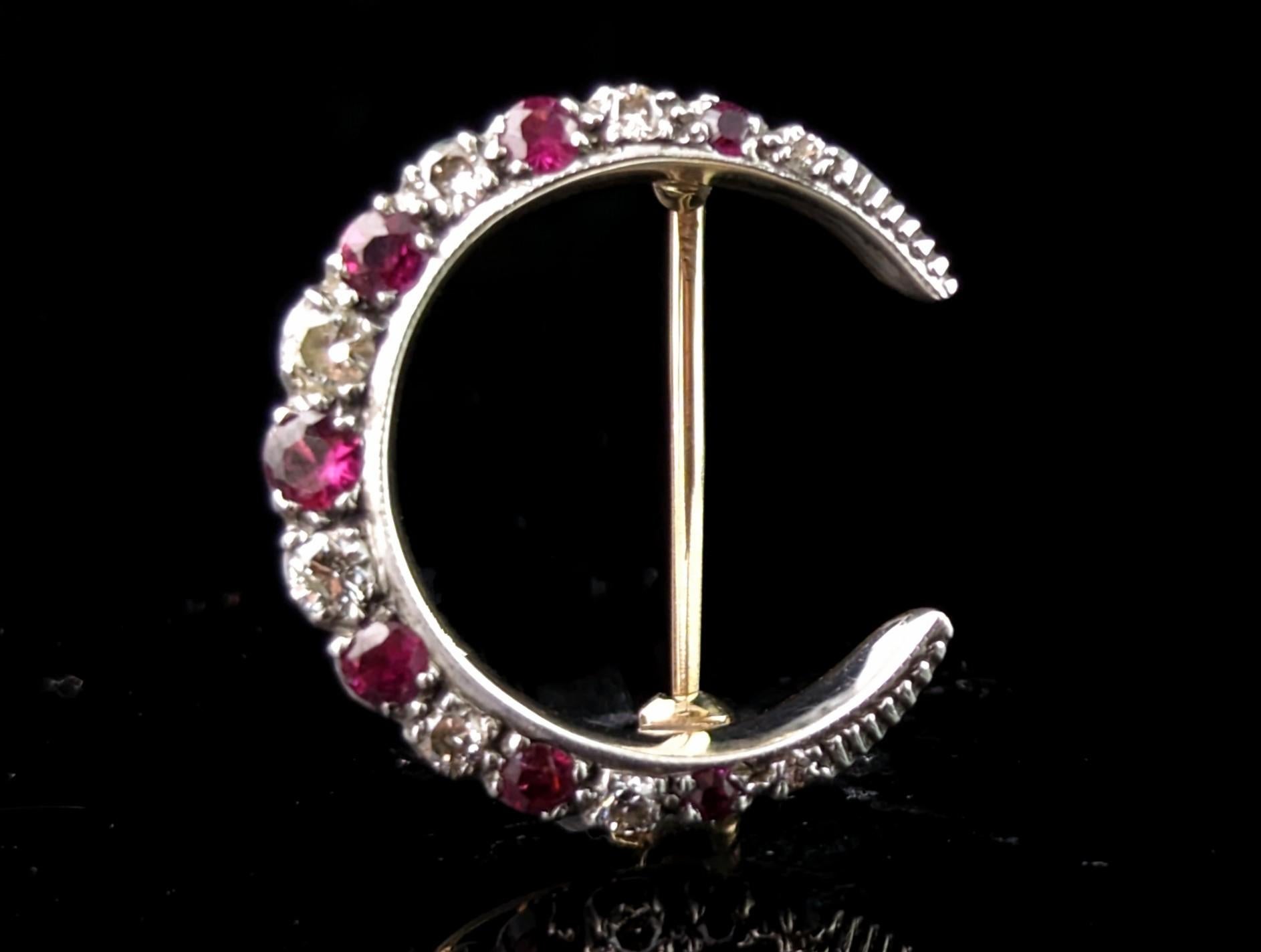 Ahh the antique Crescent moon brooch, such a revered and sought after jewel, both today and in the past.

Not only are celestial pieces considered some of the most beautiful in the world they are also full of symbolism.

This beauty is made from 9ct