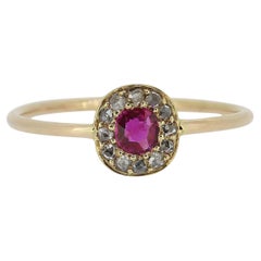 Antiker Rubin- und Diamant-Halo-Ring