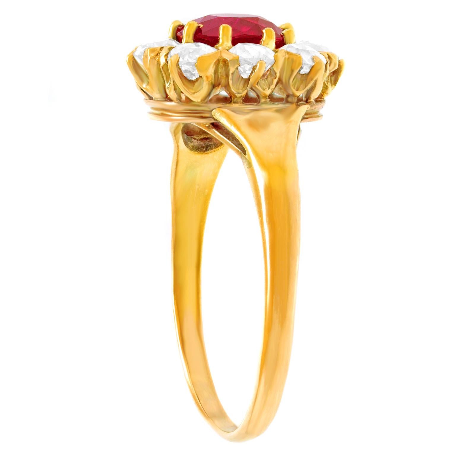 Taille ronde Antique Ruby and Diamond Ring No Heat Burma en vente