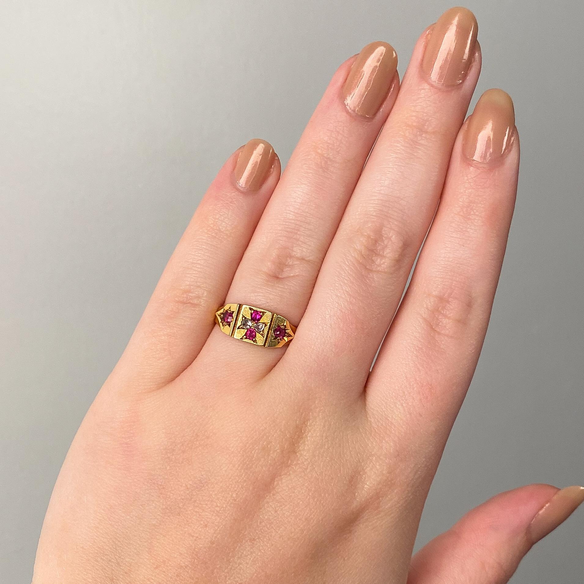 Anello antico con rubino e diamanti in oro 18 carati in vendita 1