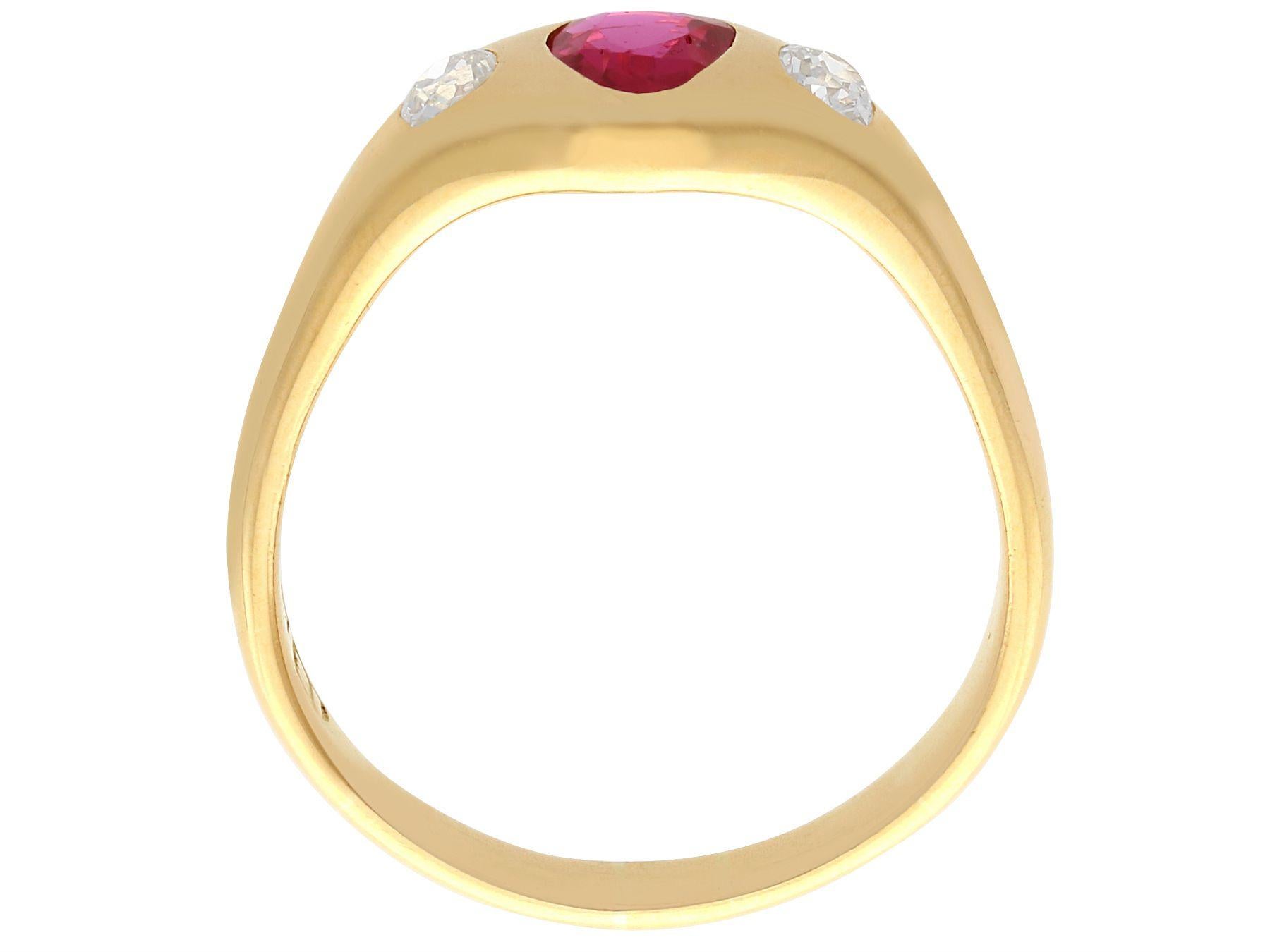Taille poire Antiquities 1930 Ruby and Diamond Yellow Gold Unisex Ring (bague unisexe en or jaune avec rubis et diamants) en vente