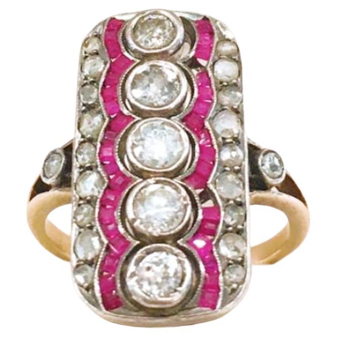 Bague russe ancienne en or avec rubis et diamants taille vieille mine en vente