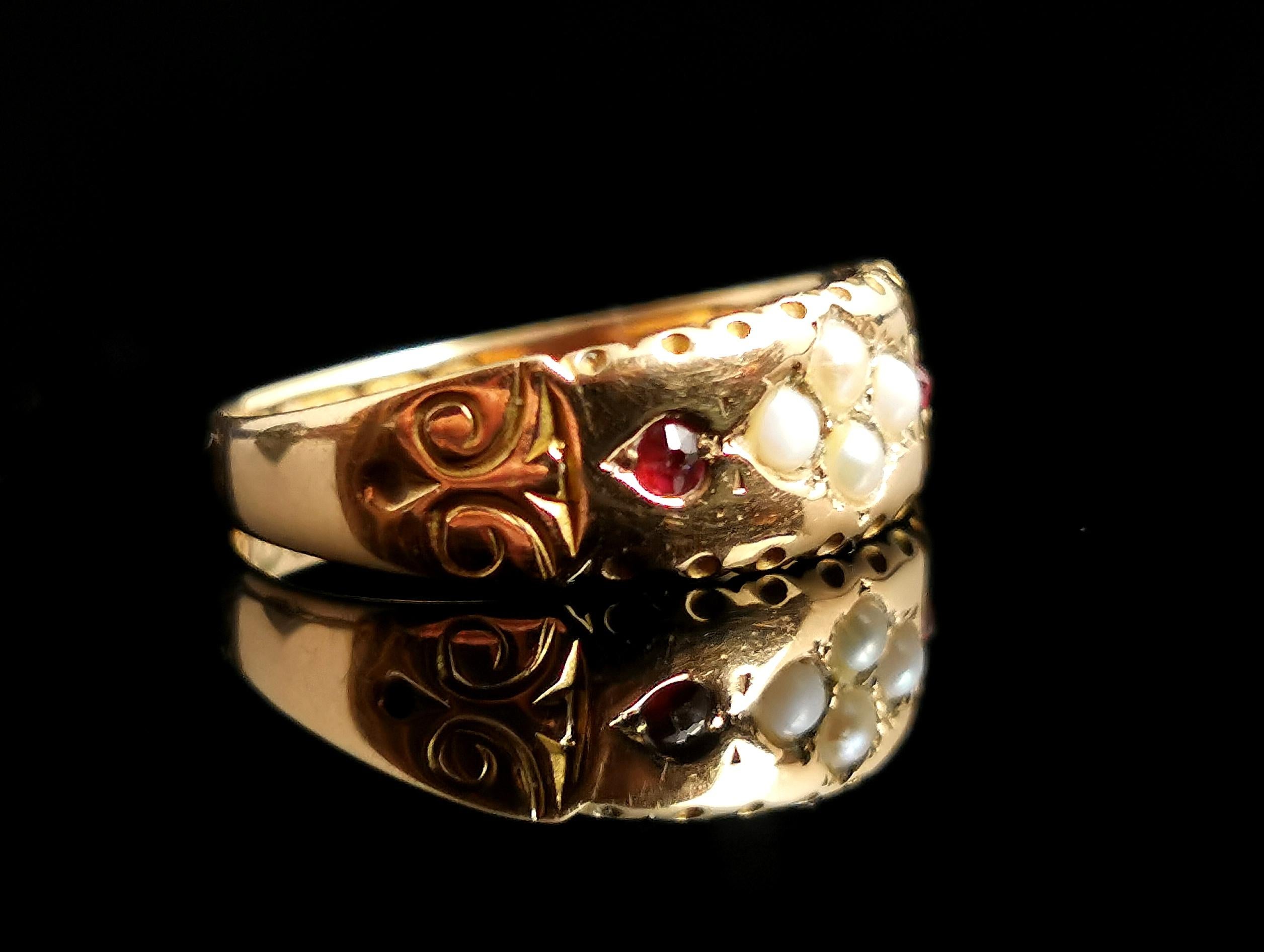 Antique Ruby and pearl ring, 15k yellow gold, Victorian 5