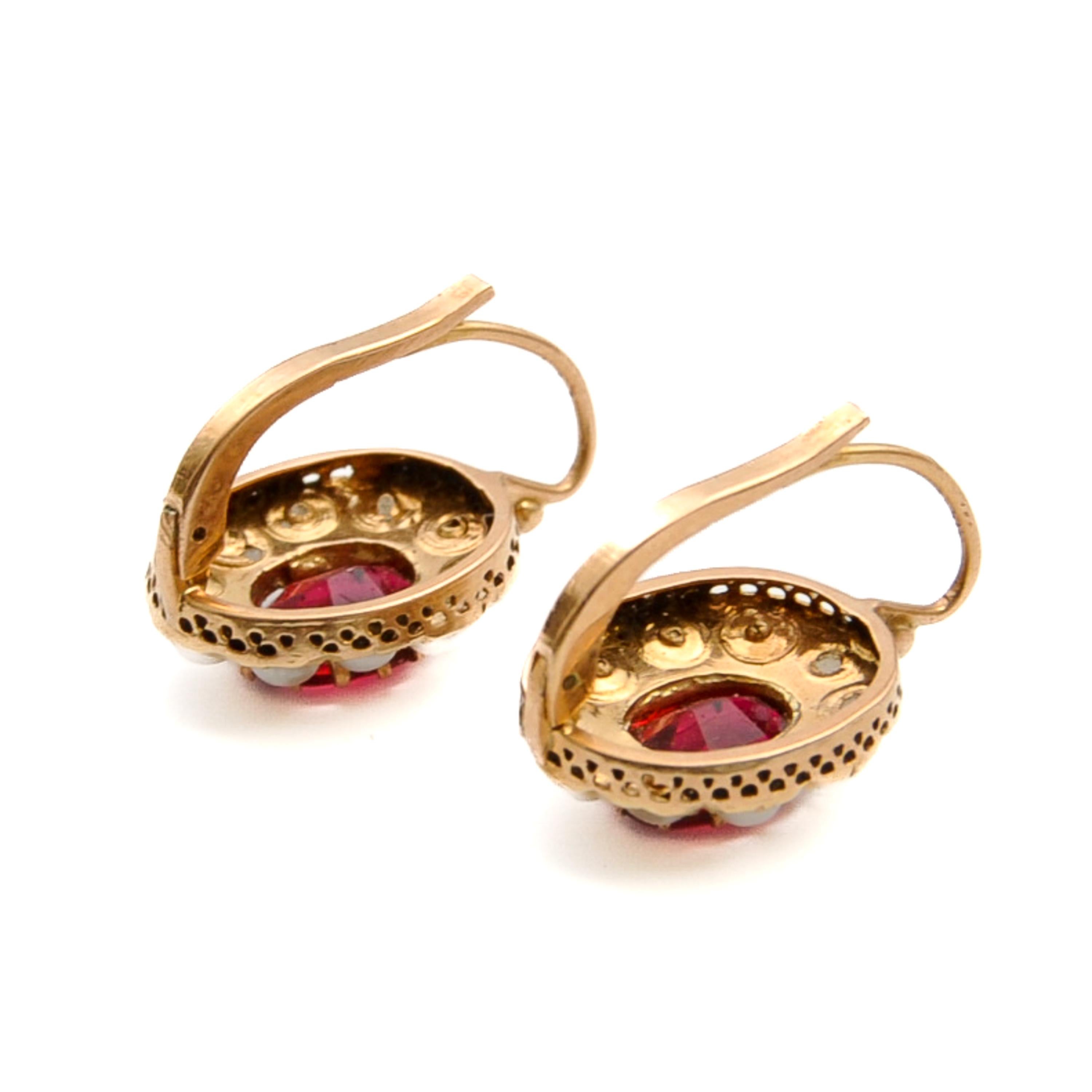 Antique Ruby and Seed Pearl Earrings In Good Condition For Sale In Rotterdam, NL
