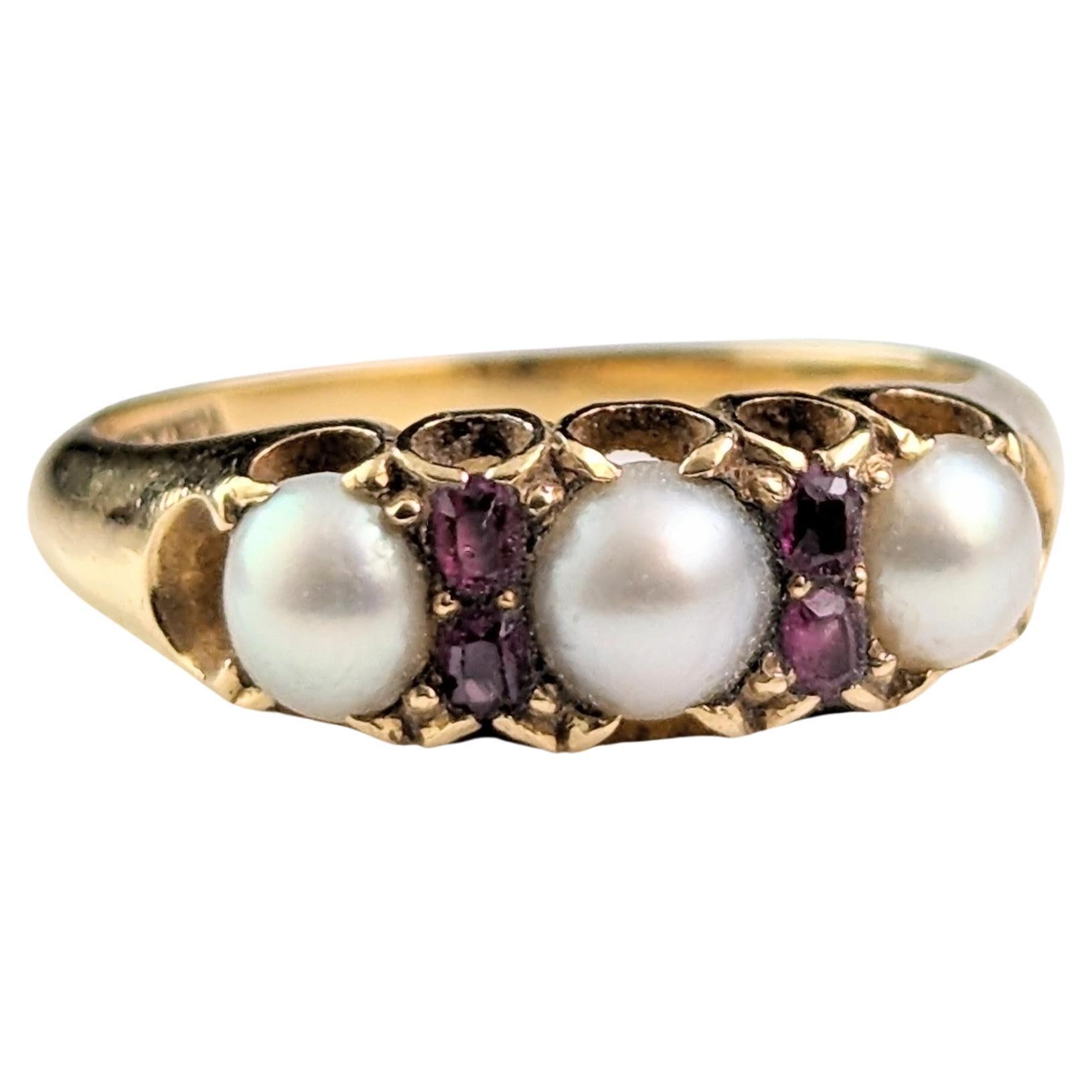 Antique Ruby and Split pearl ring, 18k yellow gold  For Sale