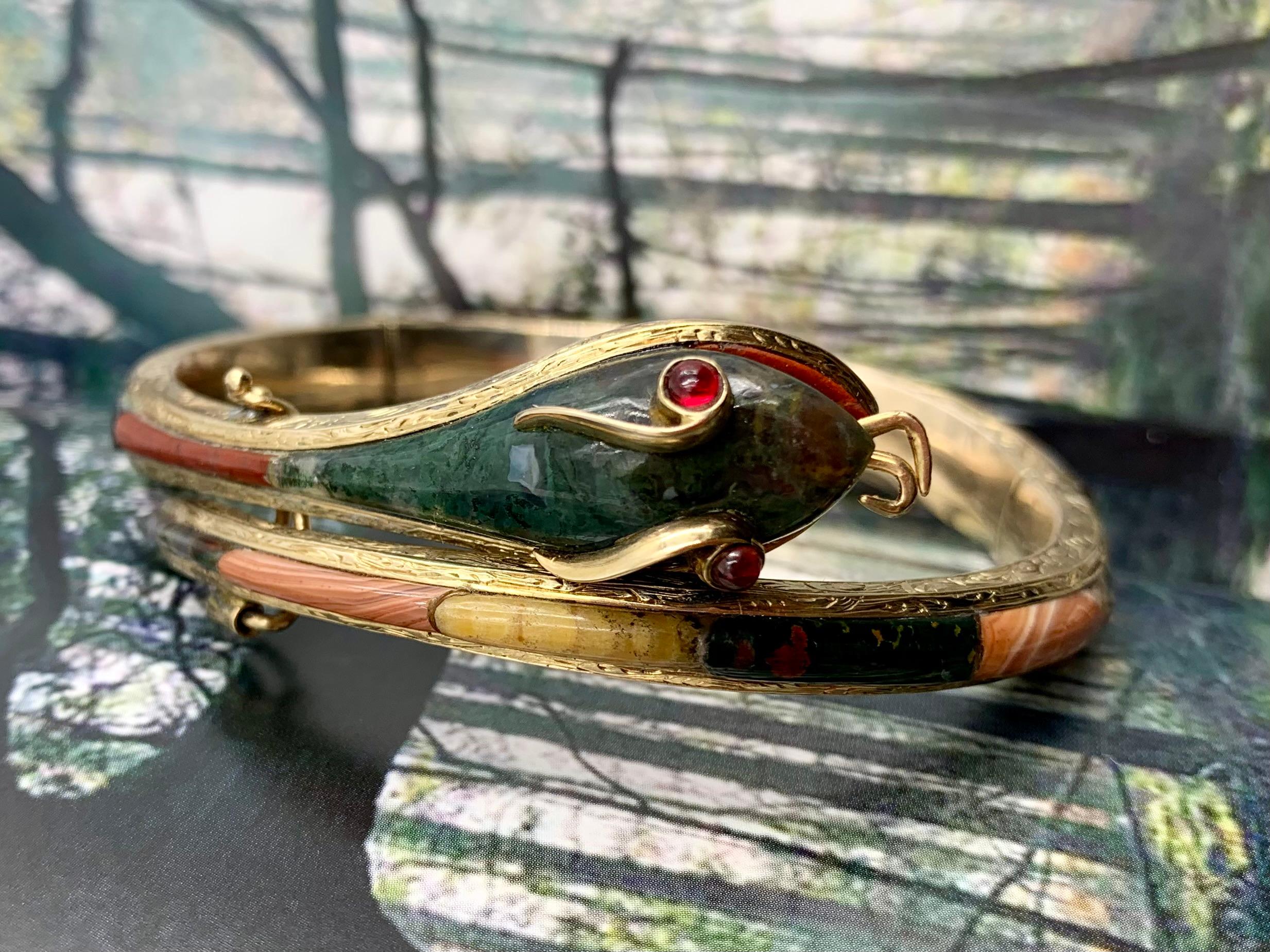 Antique Ruby, Bloodstone, Carnelian, Moss Agate 14K Yellow Gold Snake Bracelet en venta 10